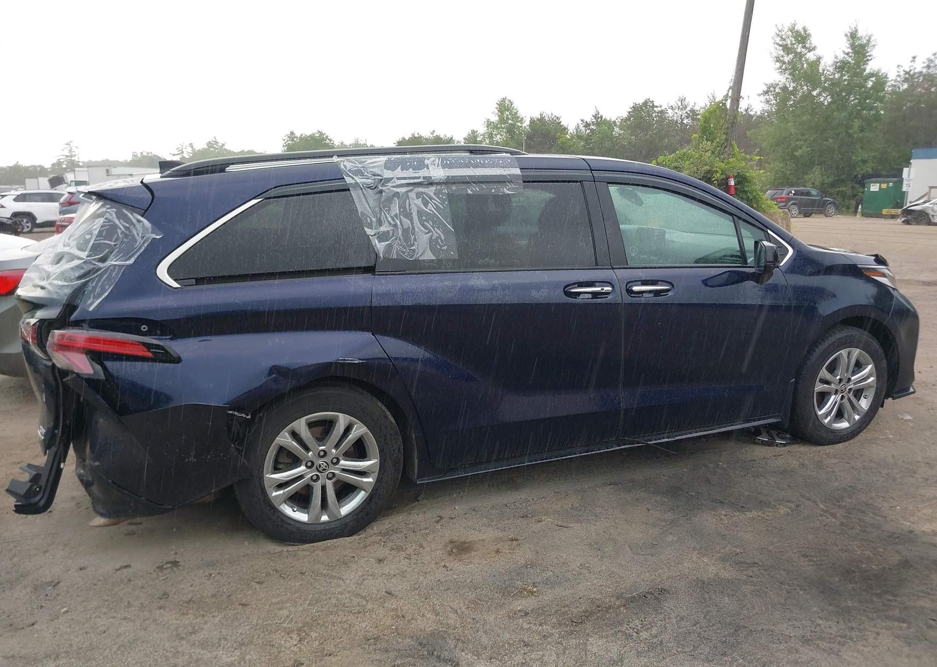 2022 TOYOTA SIENNA XSE 7-PASSENGER