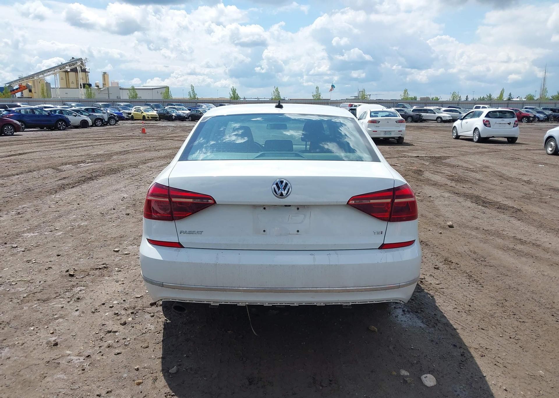 2018 VOLKSWAGEN PASSAT S
