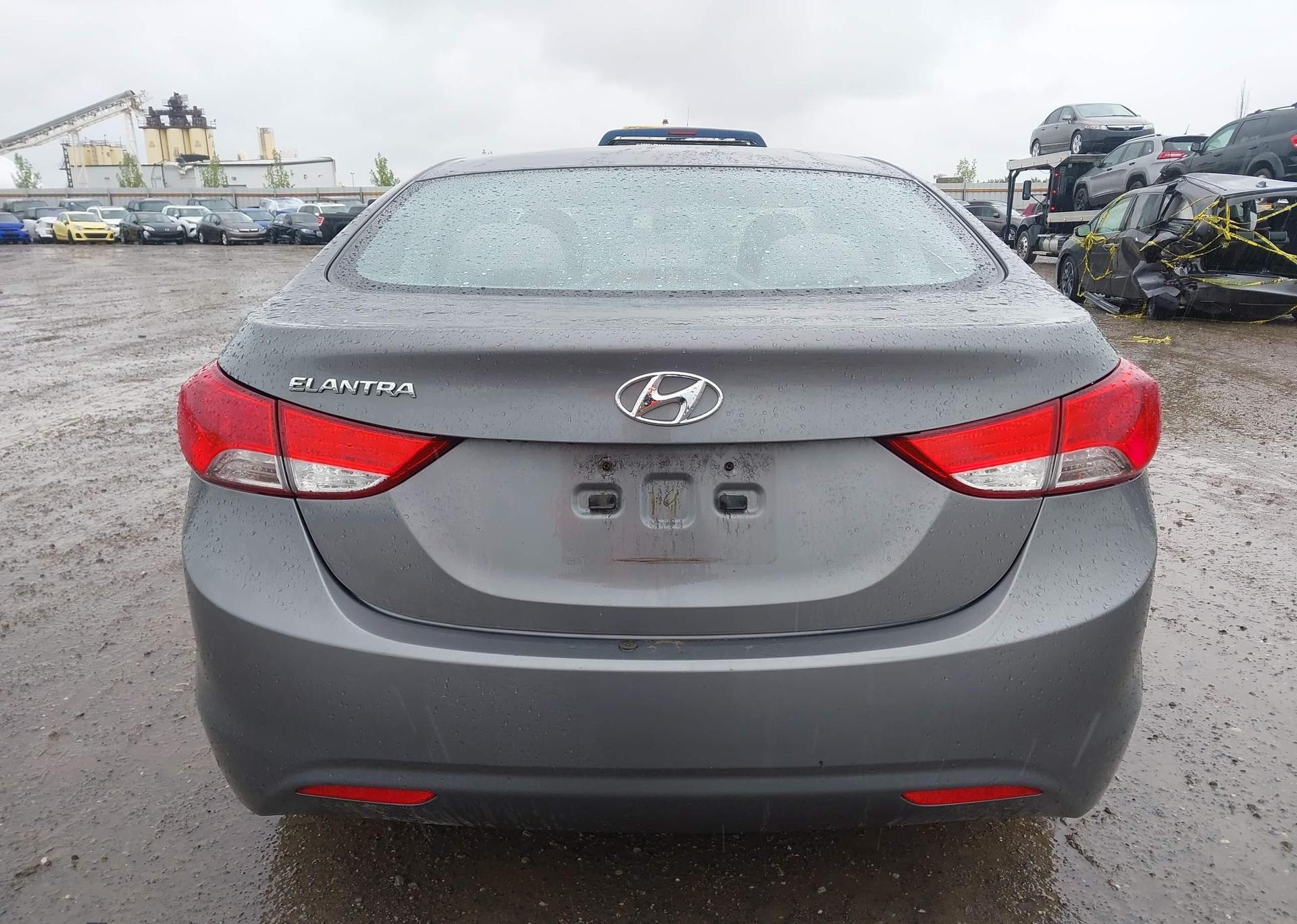 2011 HYUNDAI ELANTRA GL
