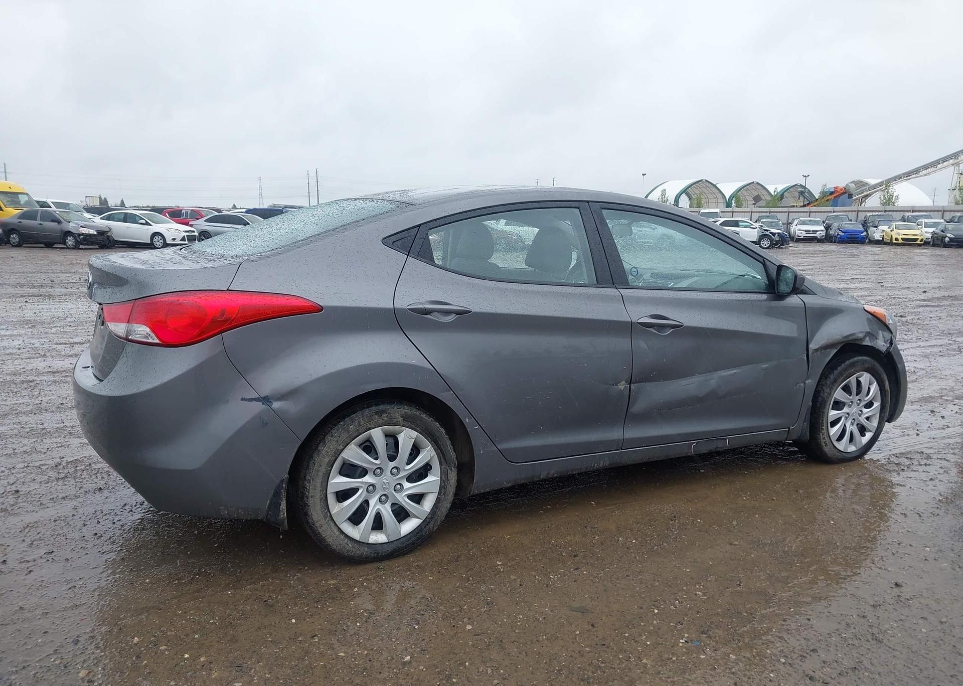 2011 HYUNDAI ELANTRA GL