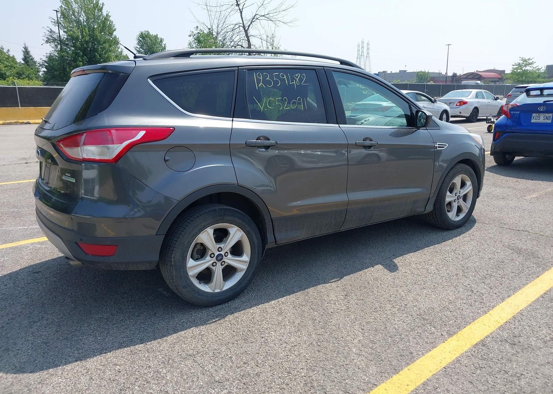 2015 FORD ESCAPE SE