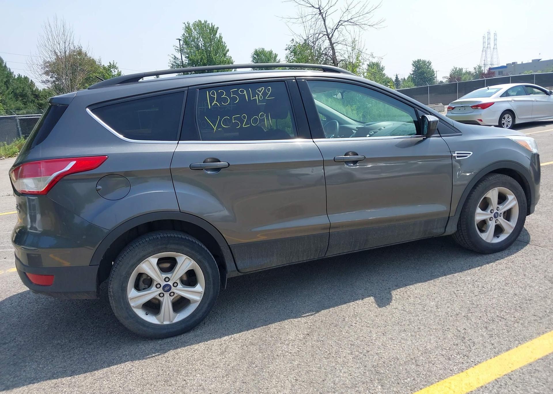 2015 FORD ESCAPE SE