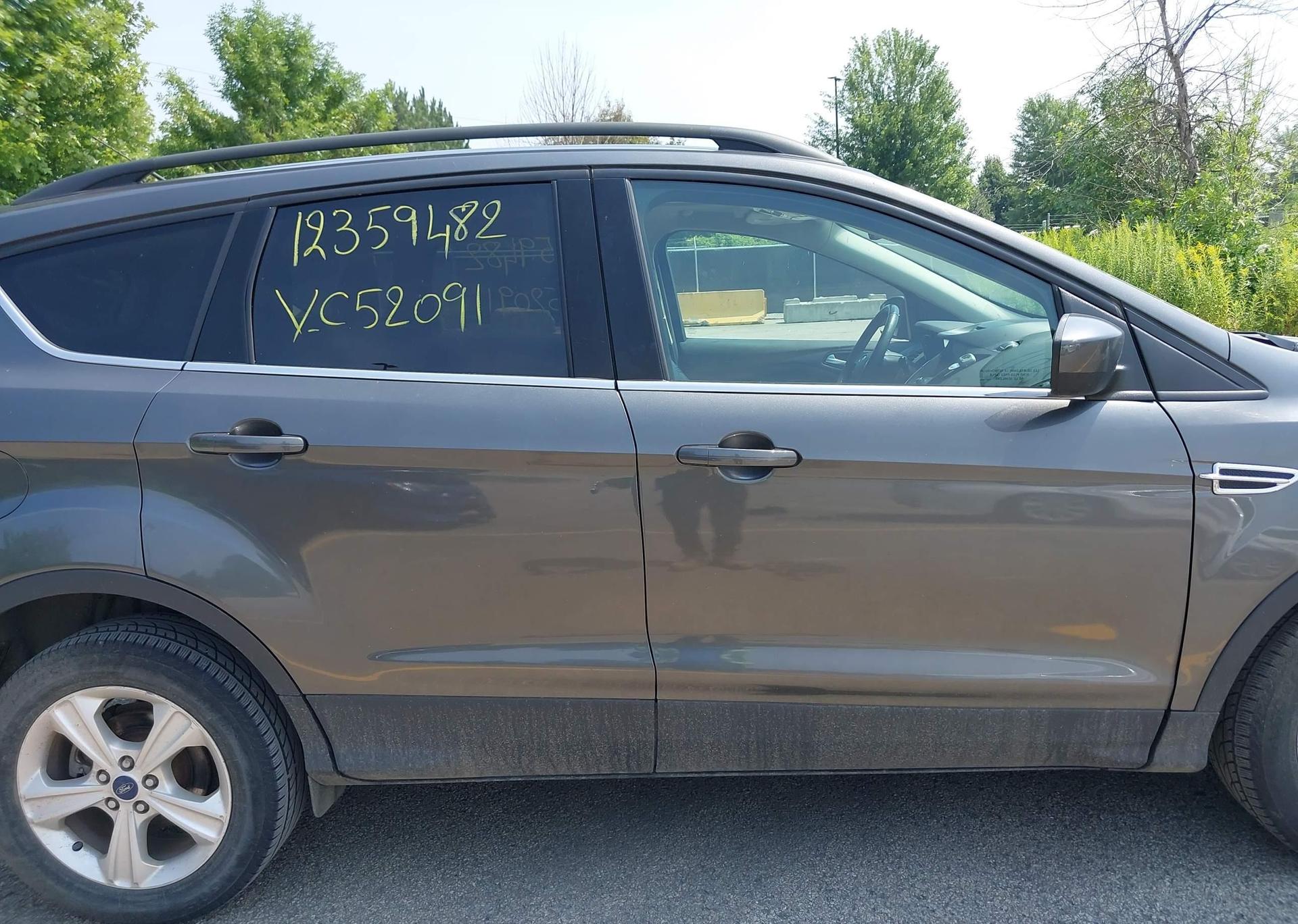 2015 FORD ESCAPE SE