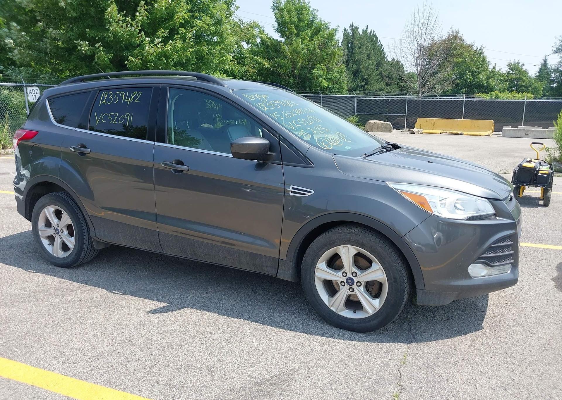 2015 FORD ESCAPE SE