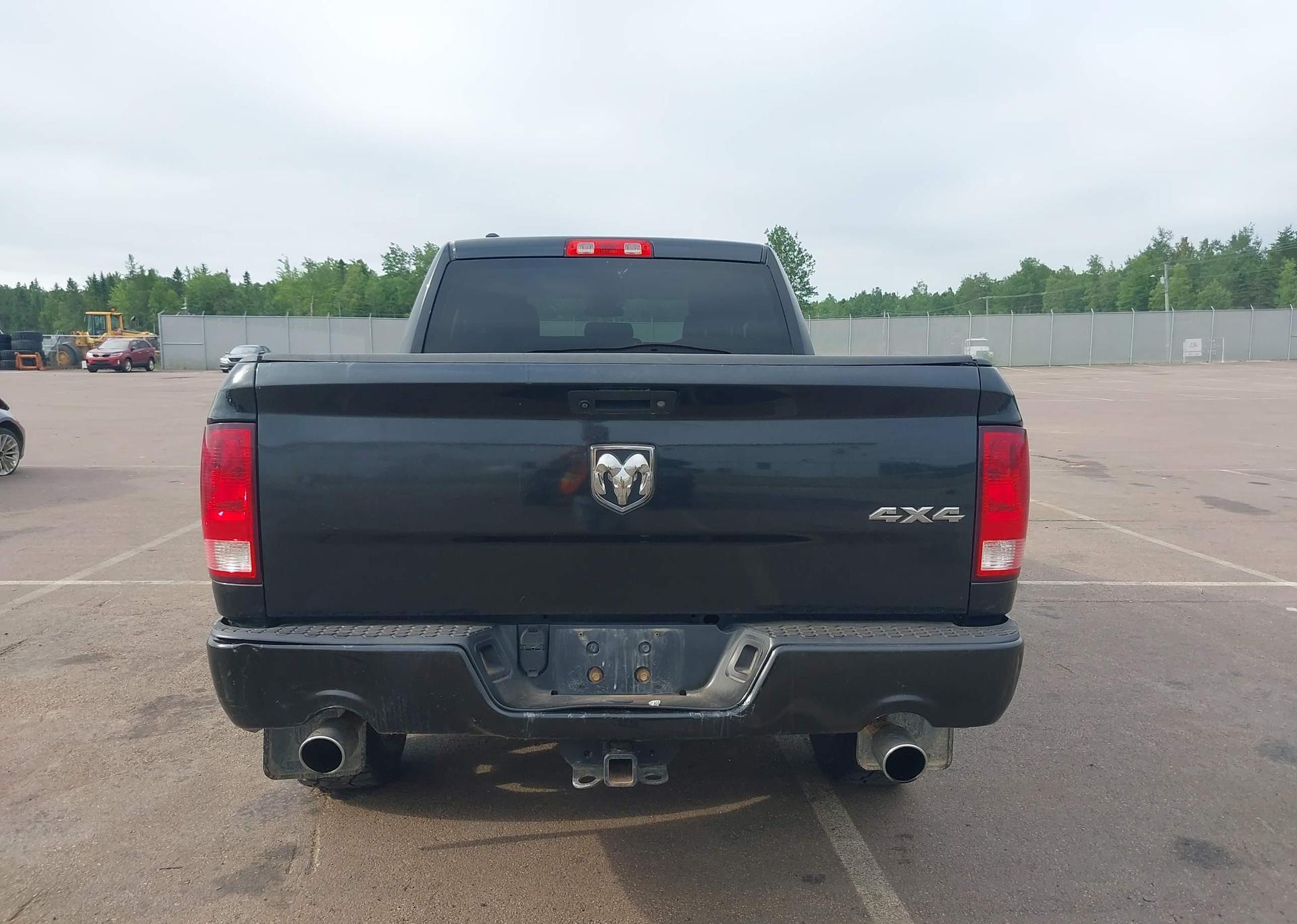 2017 RAM 1500 ST