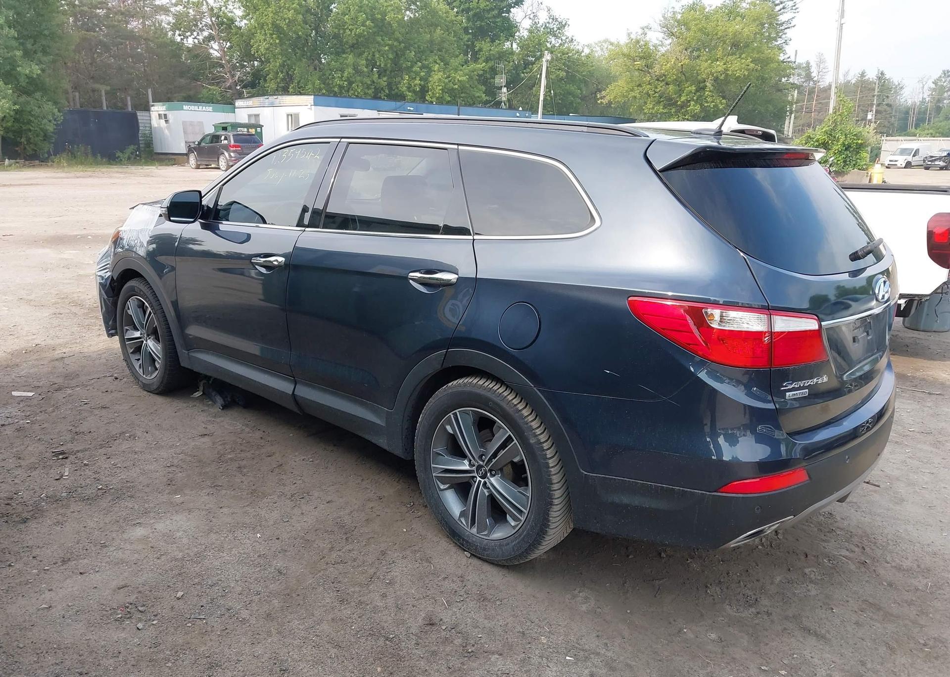 2016 HYUNDAI SANTA FE SE