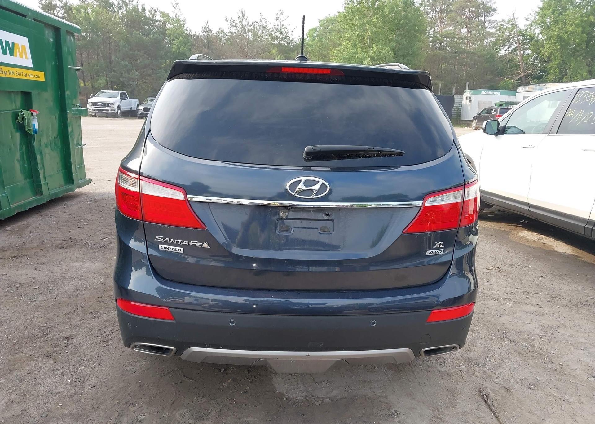 2016 HYUNDAI SANTA FE SE