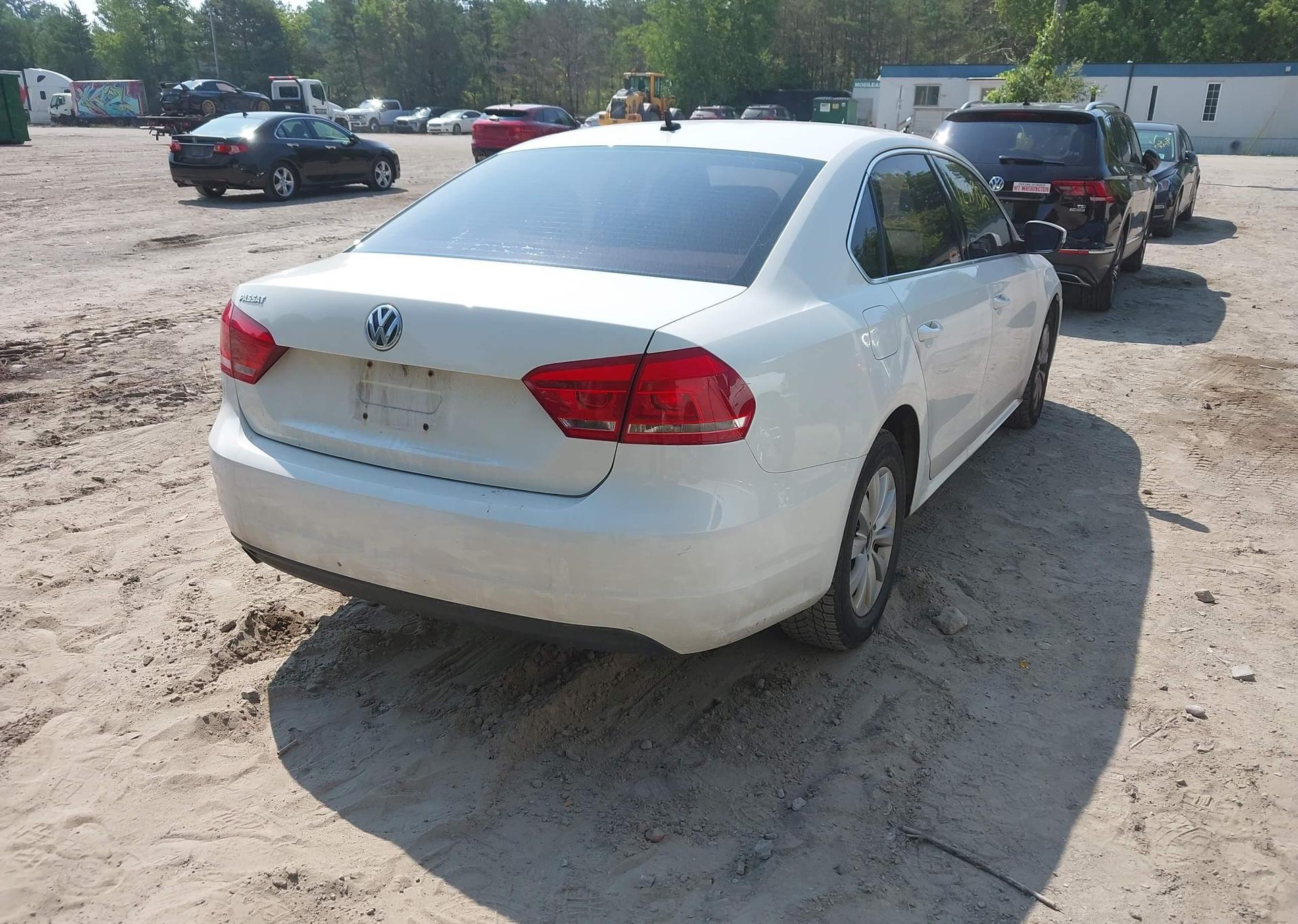 2014 VOLKSWAGEN PASSAT 2.5L TRENDLINE
