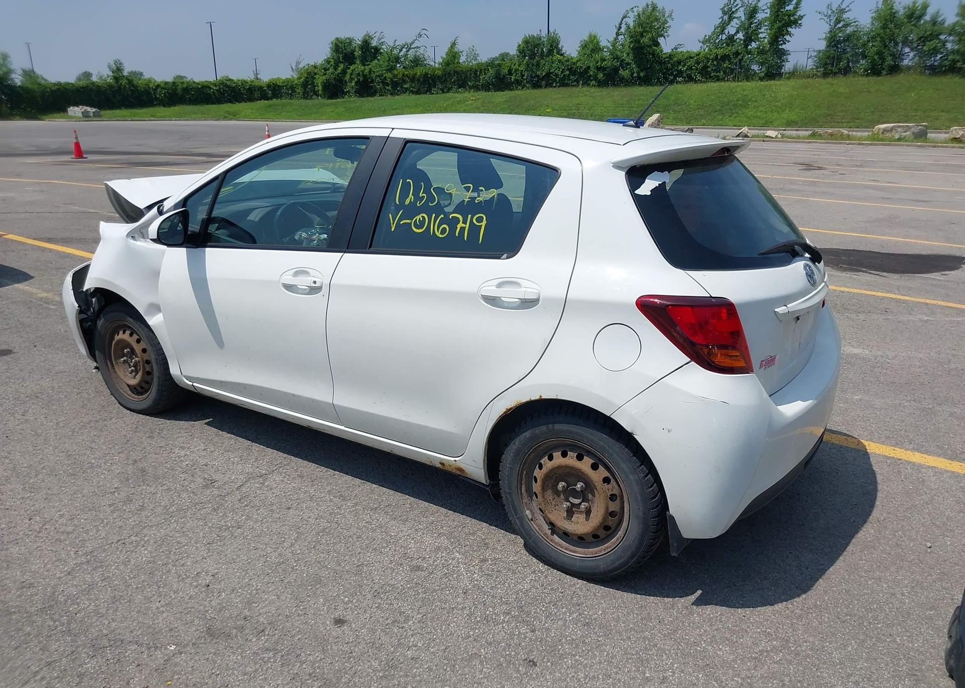 2015 TOYOTA YARIS