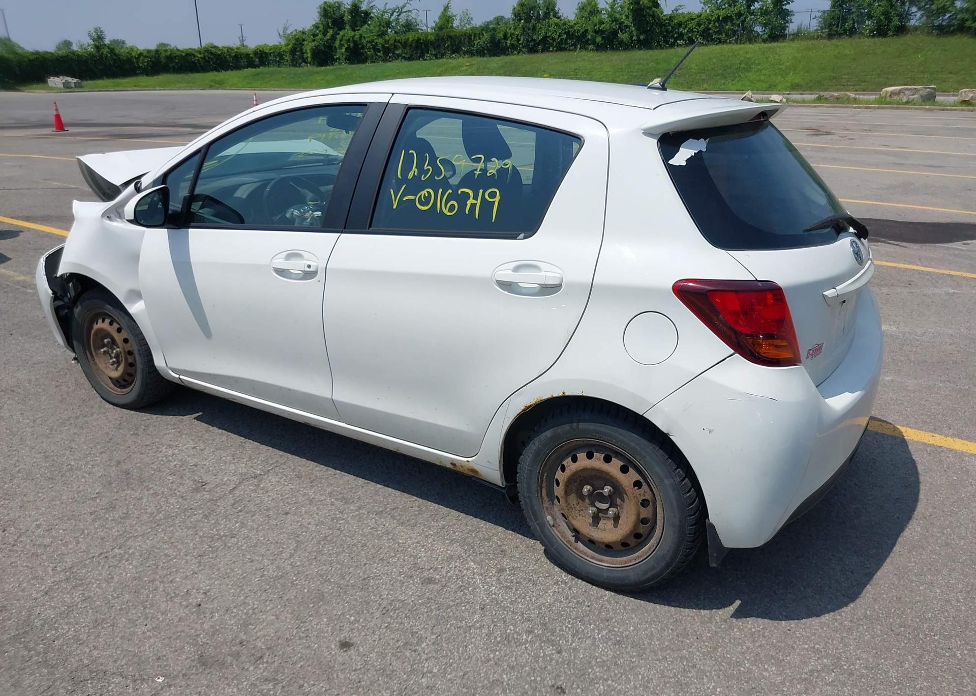 2015 TOYOTA YARIS