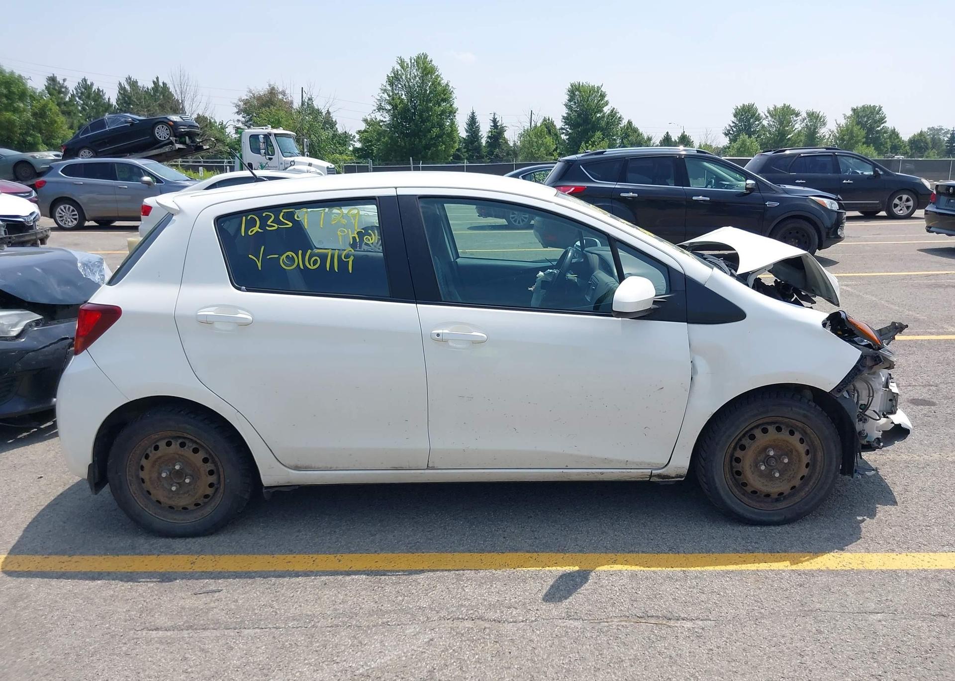 2015 TOYOTA YARIS