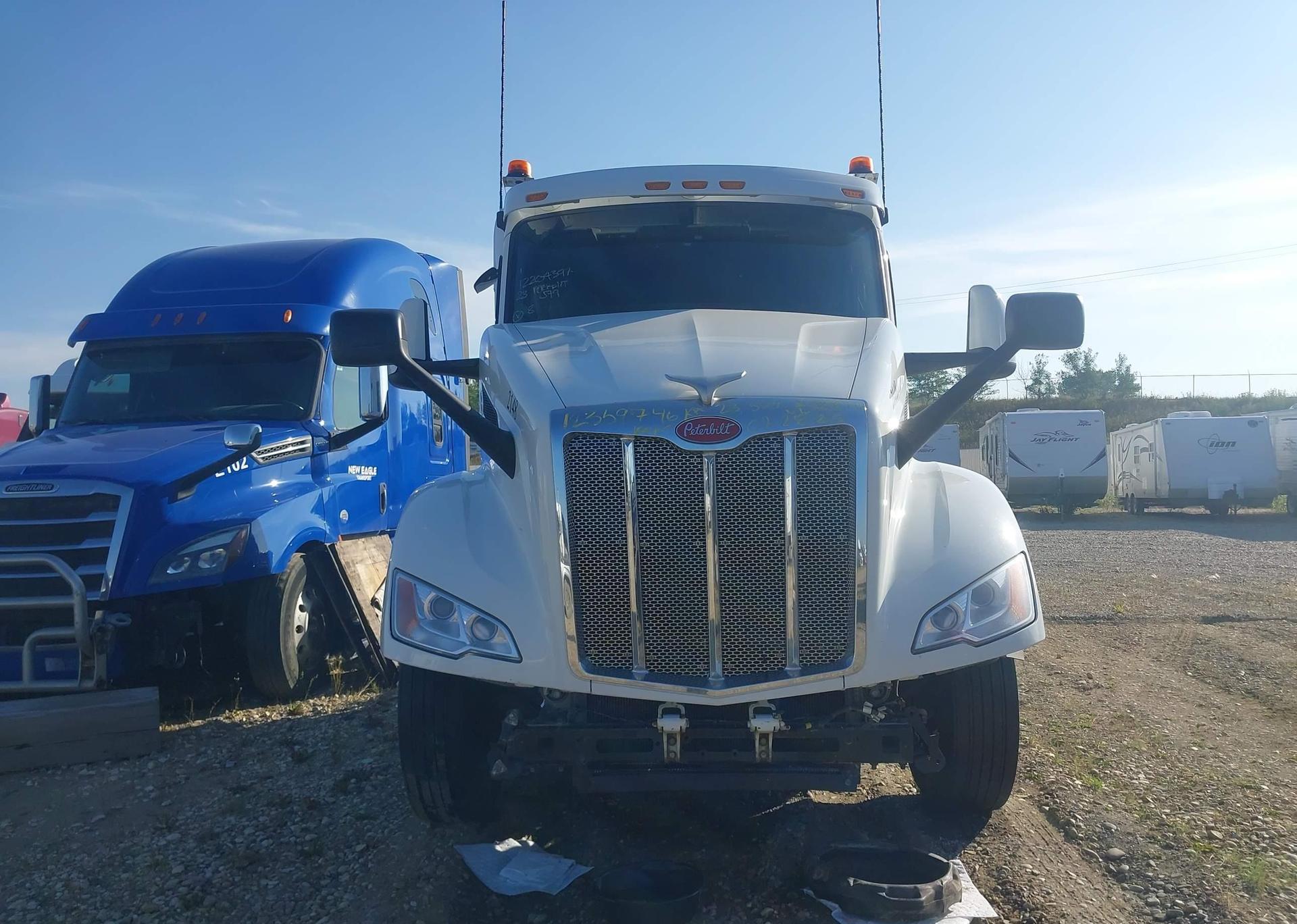 2023 PETERBILT 579