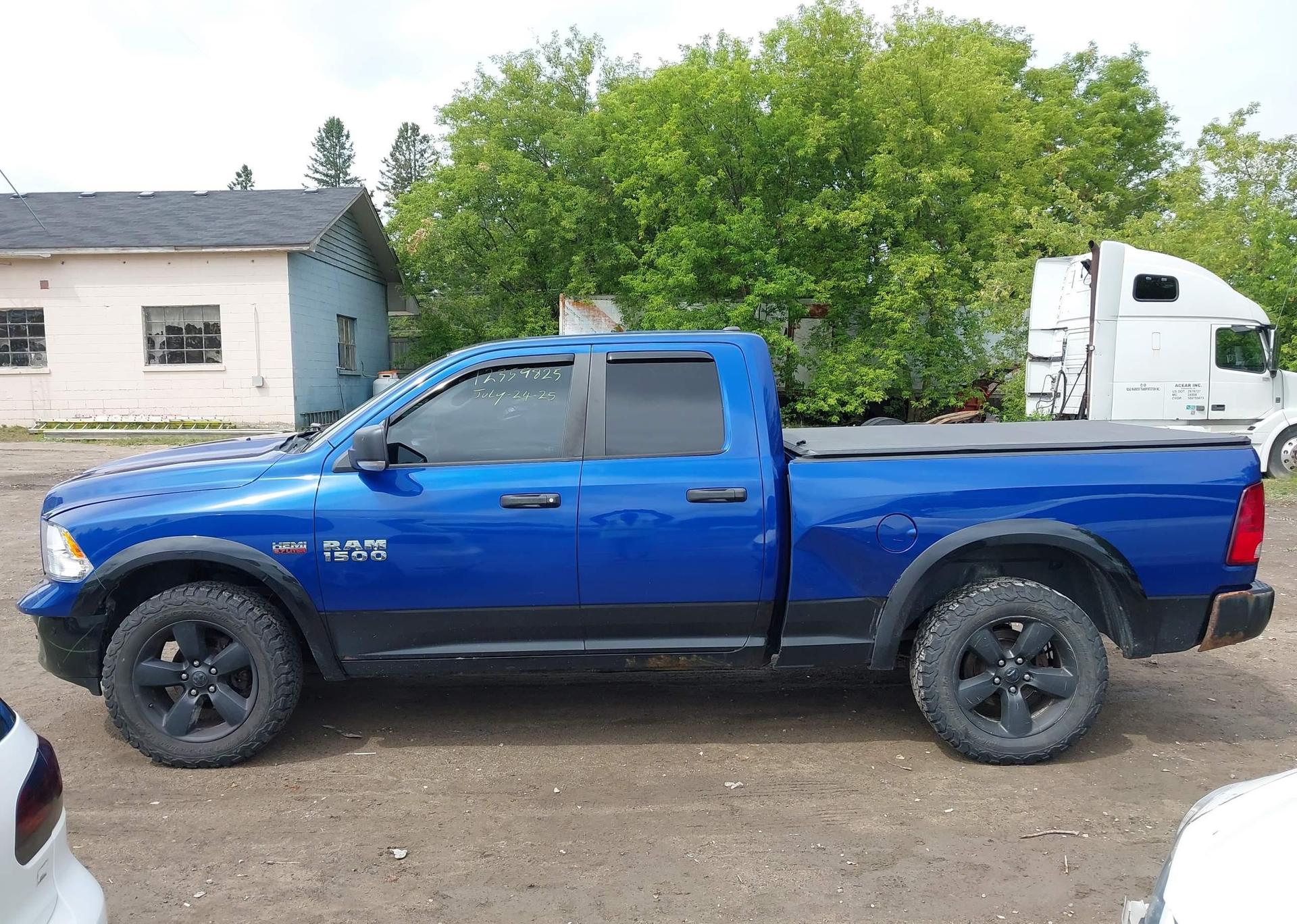 2017 RAM 1500 SLT