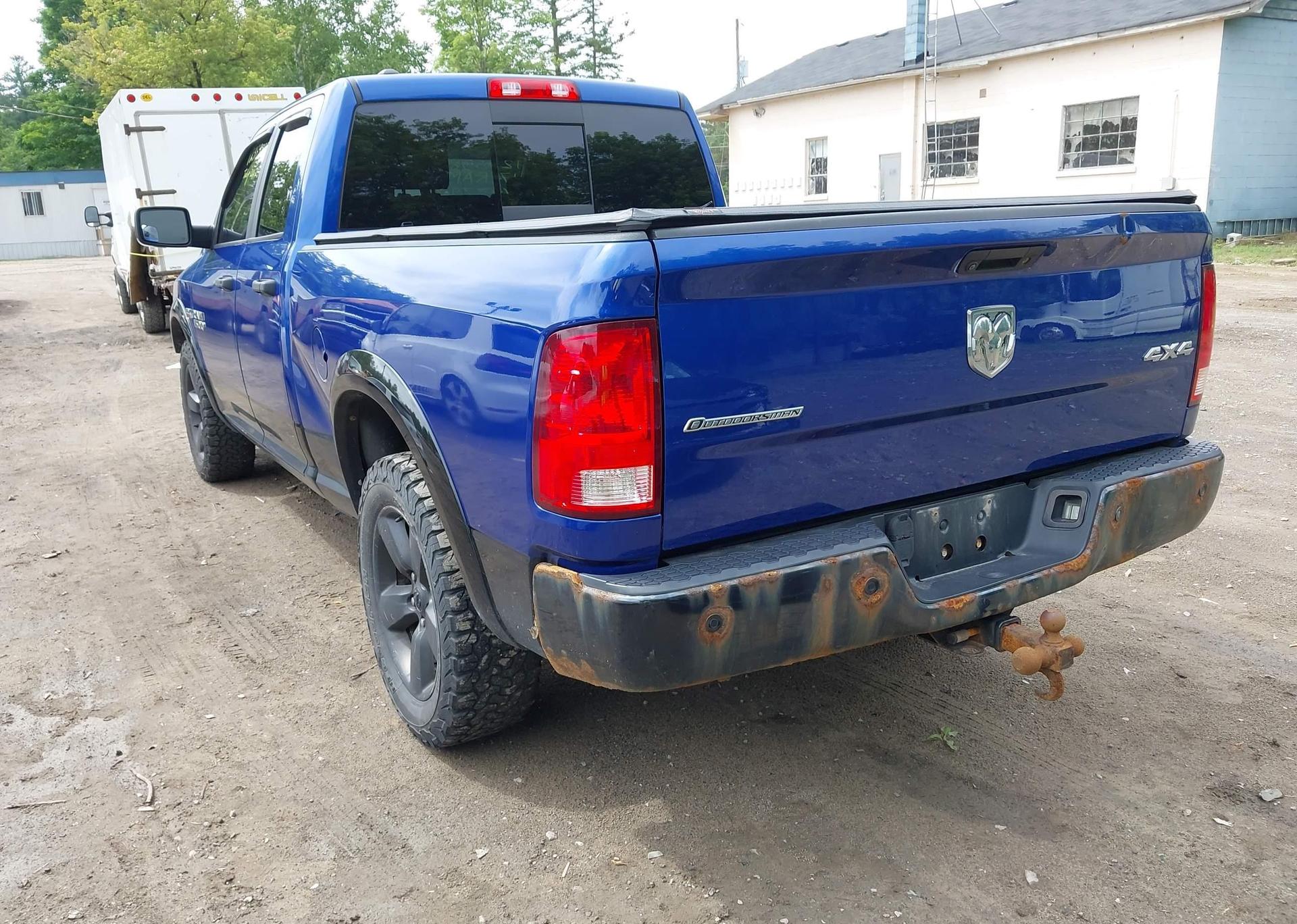 2017 RAM 1500 SLT