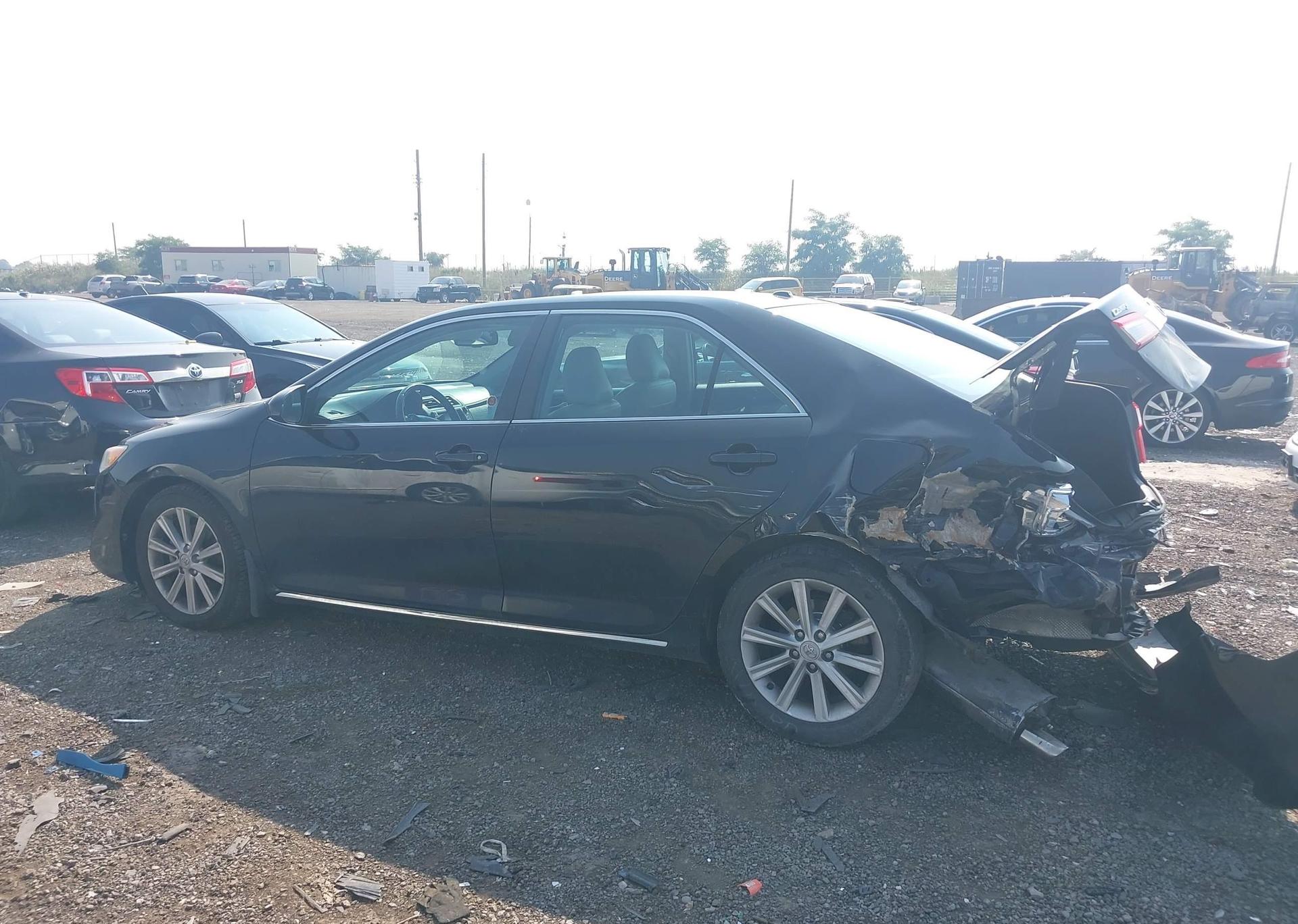 2012 TOYOTA CAMRY XLE V6
