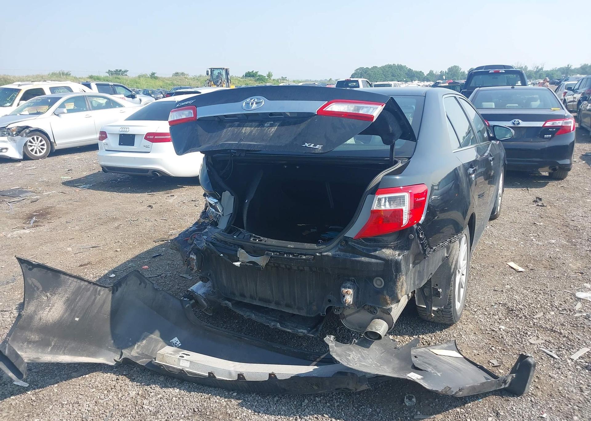2012 TOYOTA CAMRY XLE V6