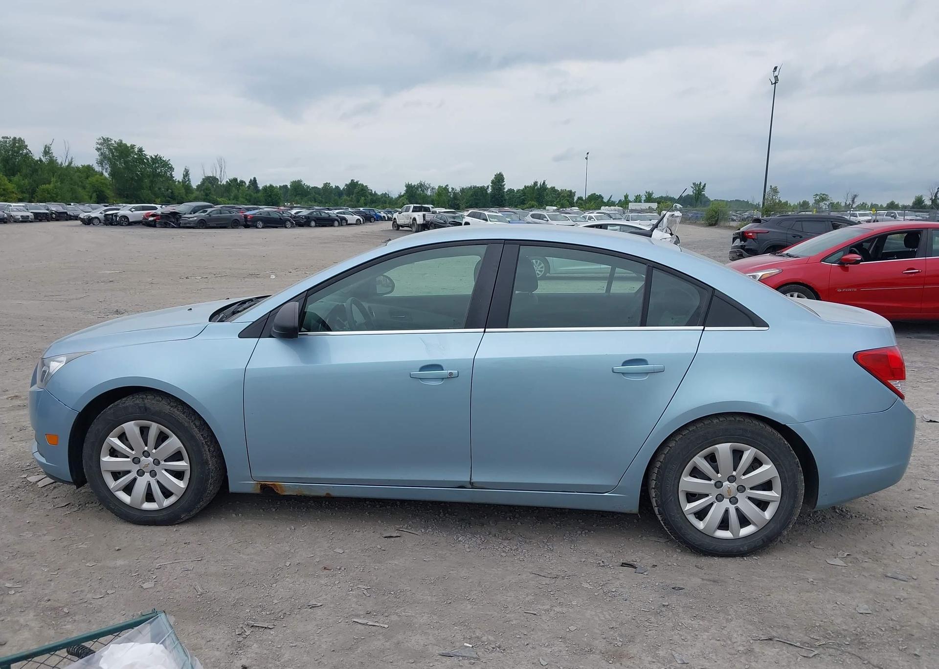 2011 CHEVROLET CRUZE LS