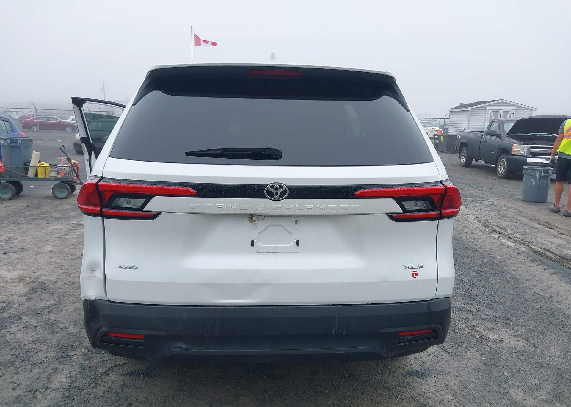 2024 TOYOTA GRAND HIGHLANDER XLE