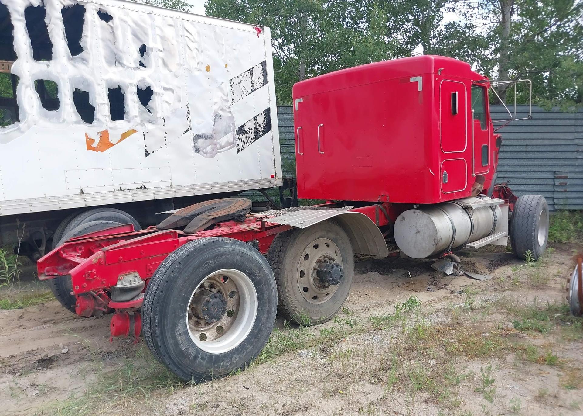 2003 KENWORTH CONSTRUCTION T800