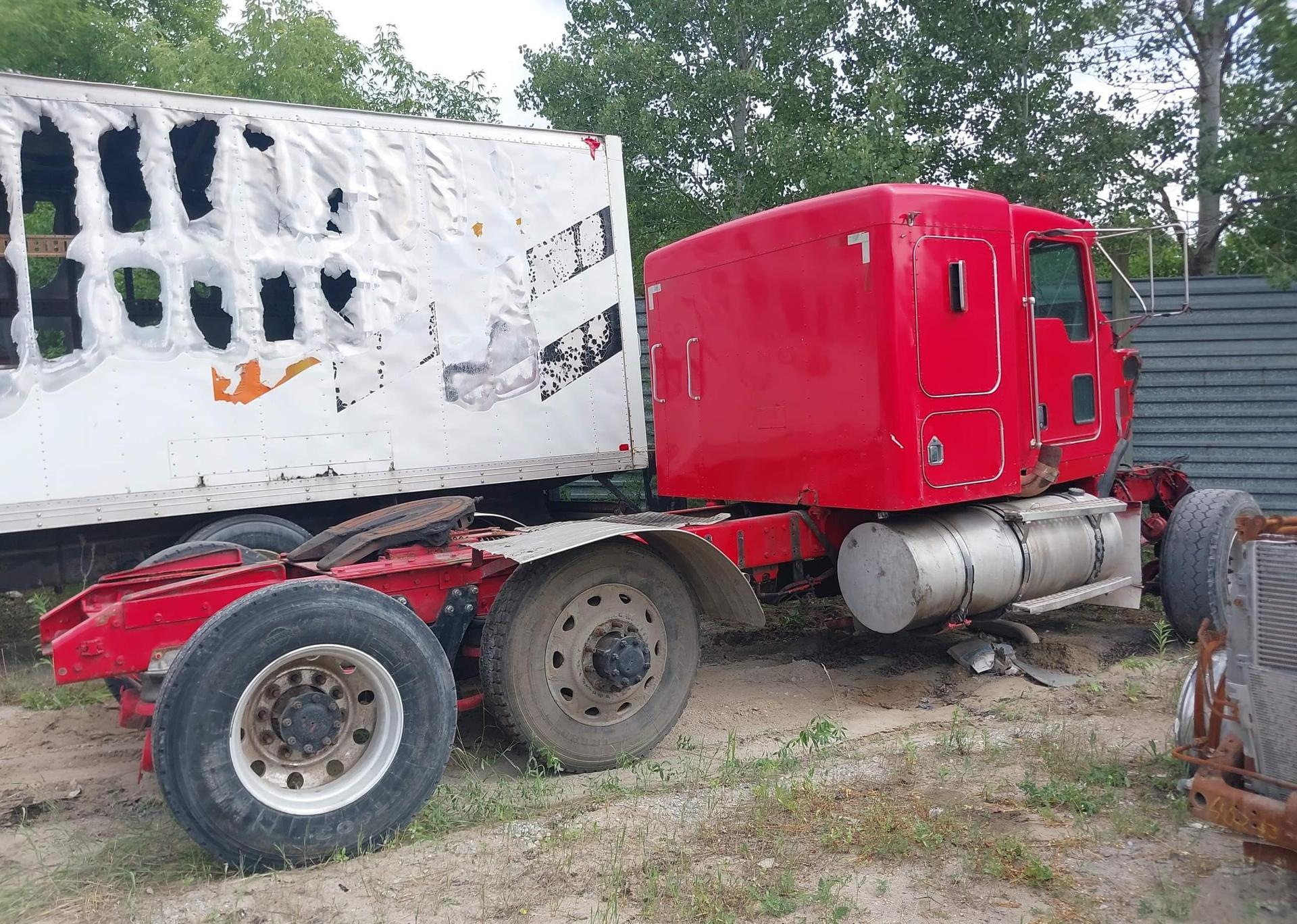 2003 KENWORTH CONSTRUCTION T800
