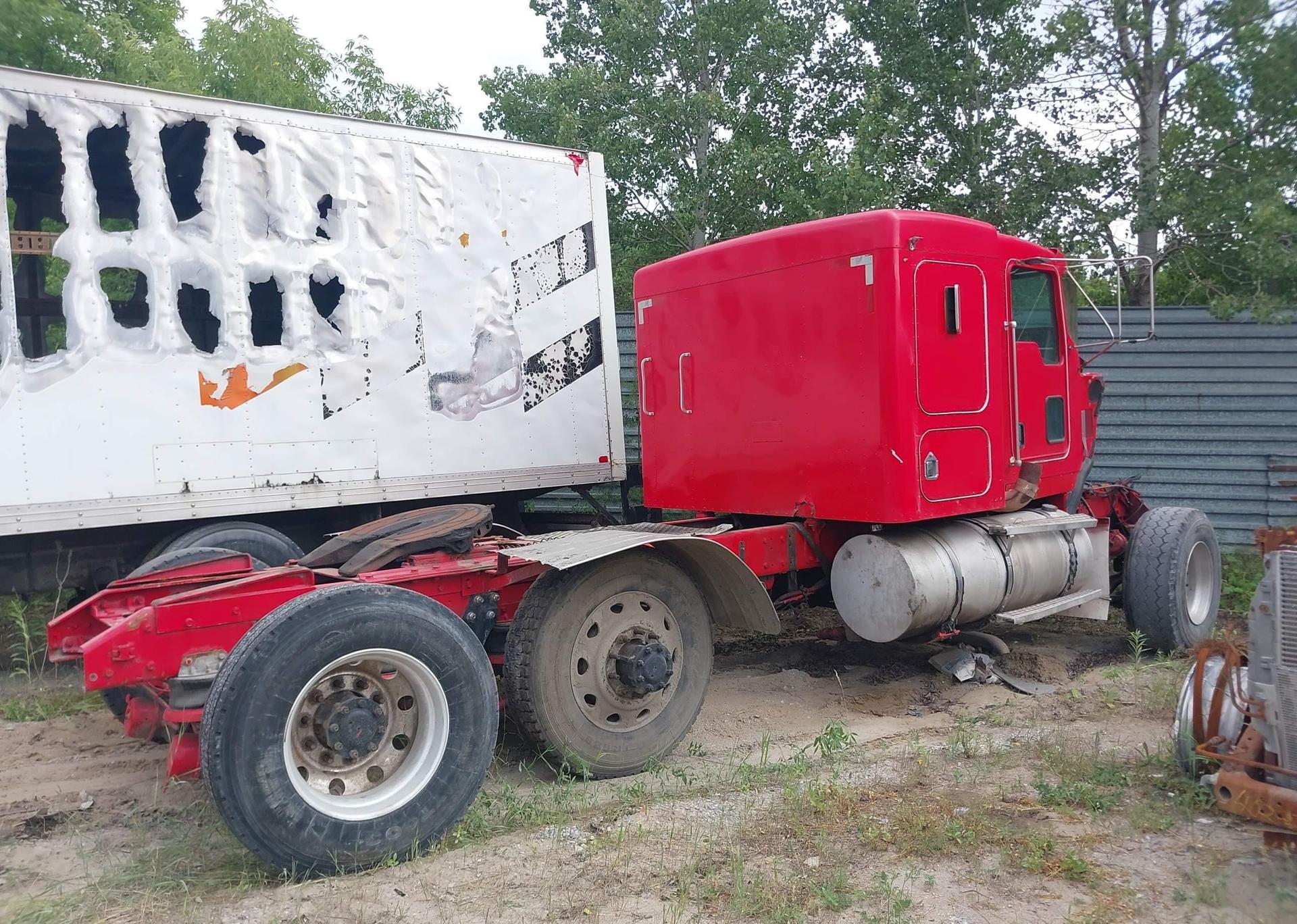 2003 KENWORTH CONSTRUCTION T800