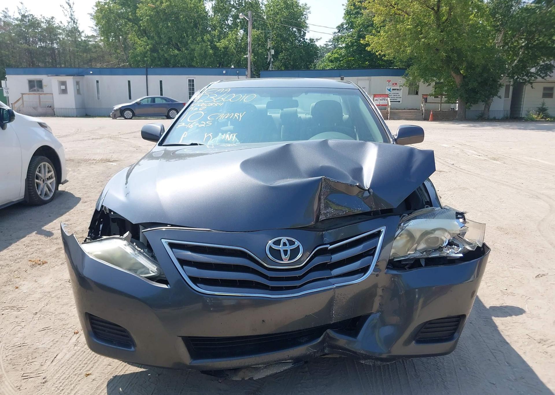 2010 TOYOTA CAMRY SE