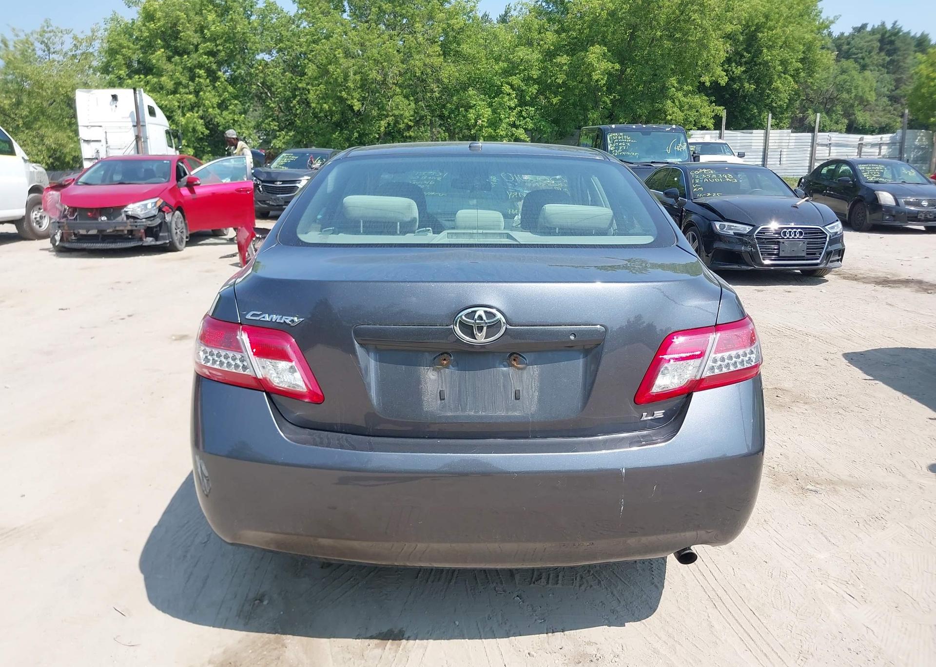 2010 TOYOTA CAMRY SE