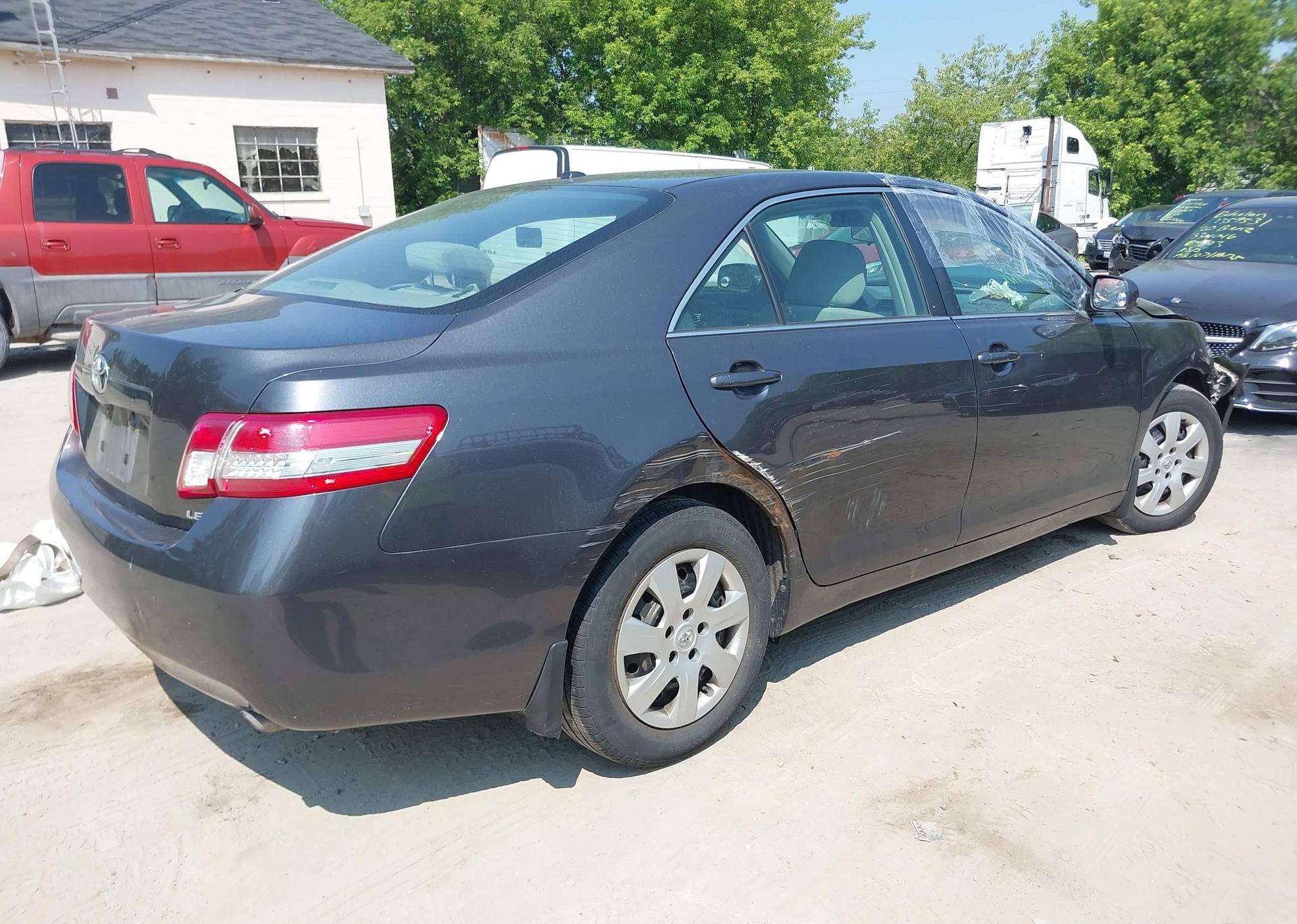 2010 TOYOTA CAMRY SE