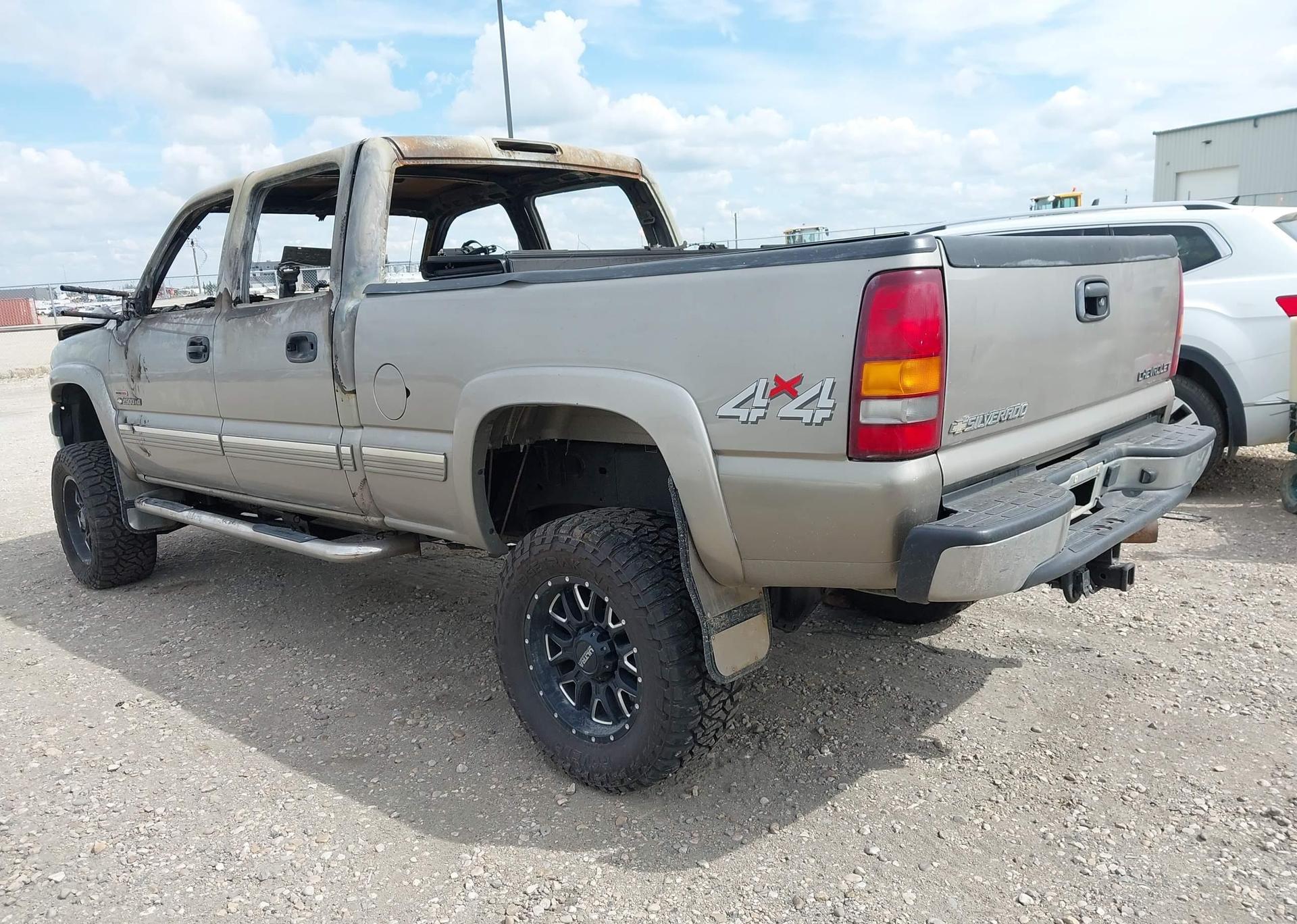 2002 CHEVROLET SILVERADO 2500HD LS