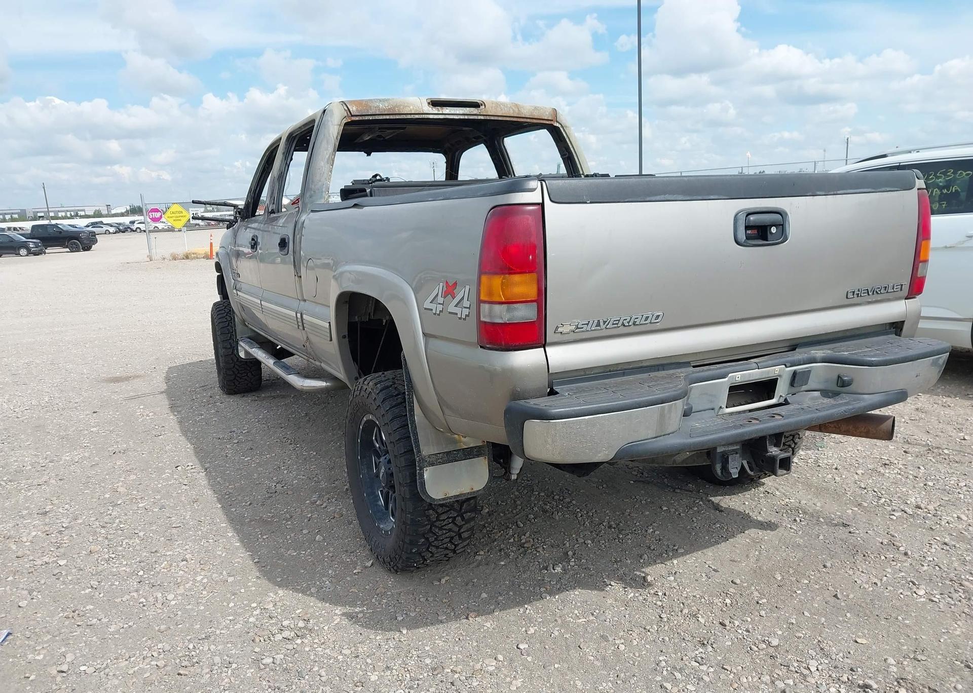 2002 CHEVROLET SILVERADO 2500HD LS