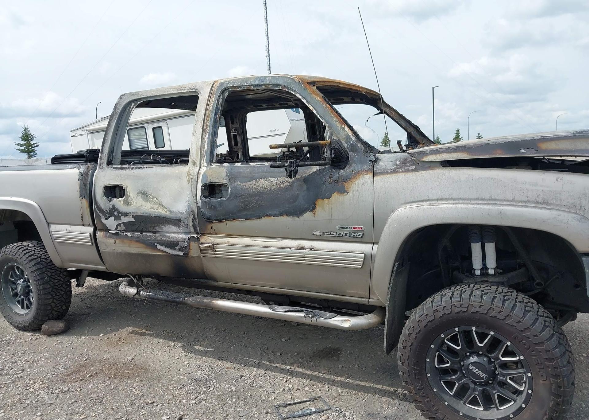2002 CHEVROLET SILVERADO 2500HD LS