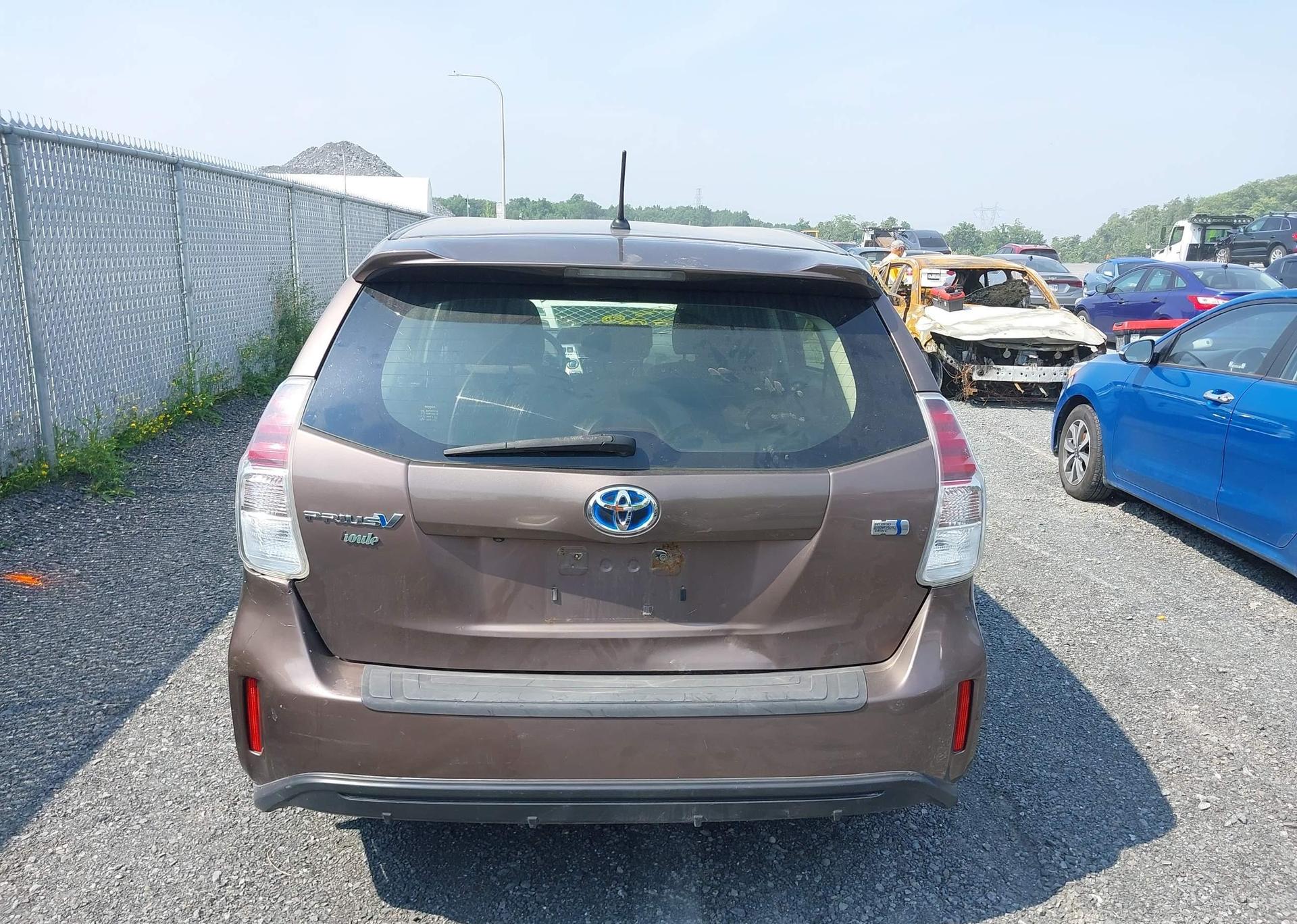 2017 TOYOTA PRIUS