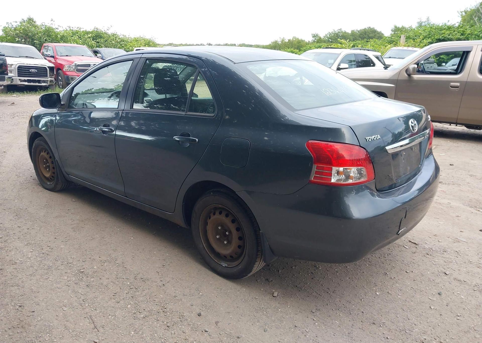 2010 TOYOTA YARIS