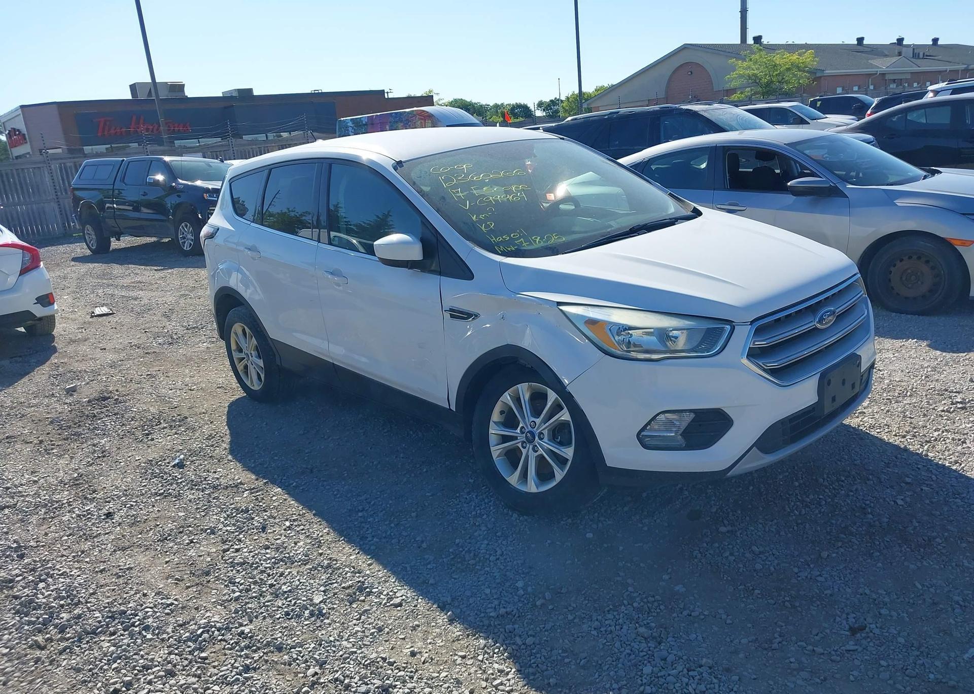 2017 FORD ESCAPE SE
