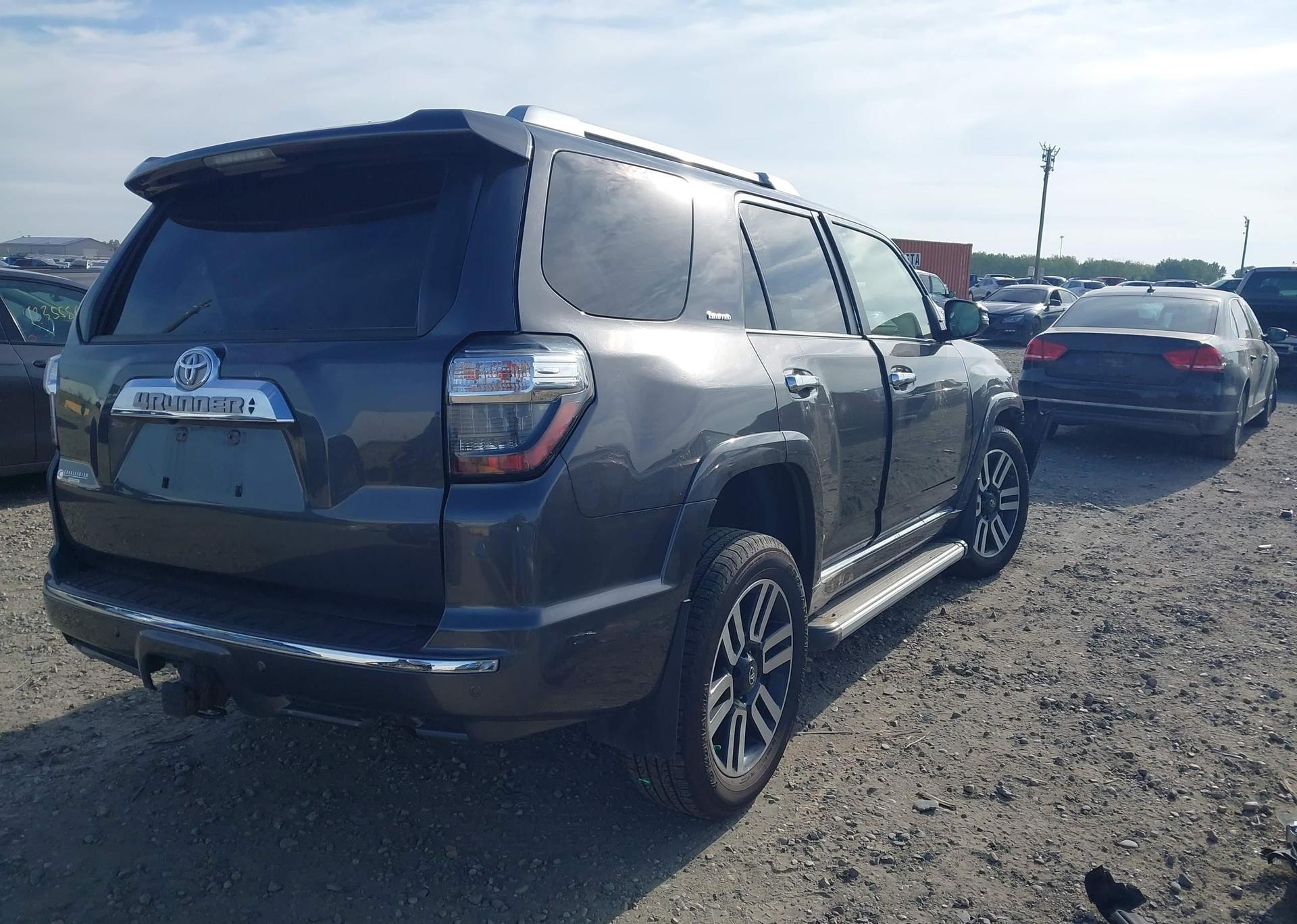 2018 TOYOTA 4RUNNER SR5