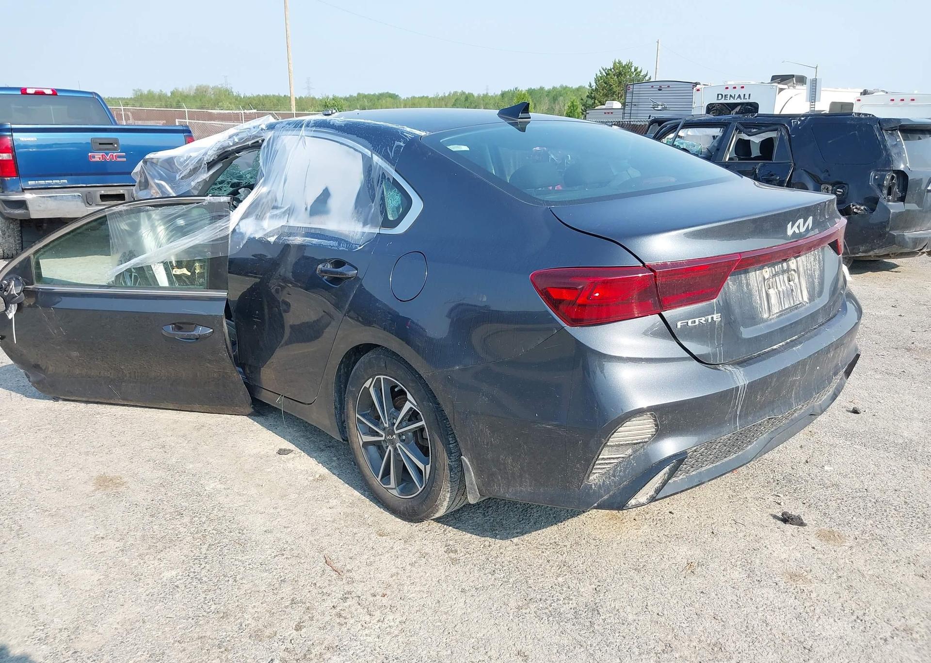 2023 KIA FORTE EX