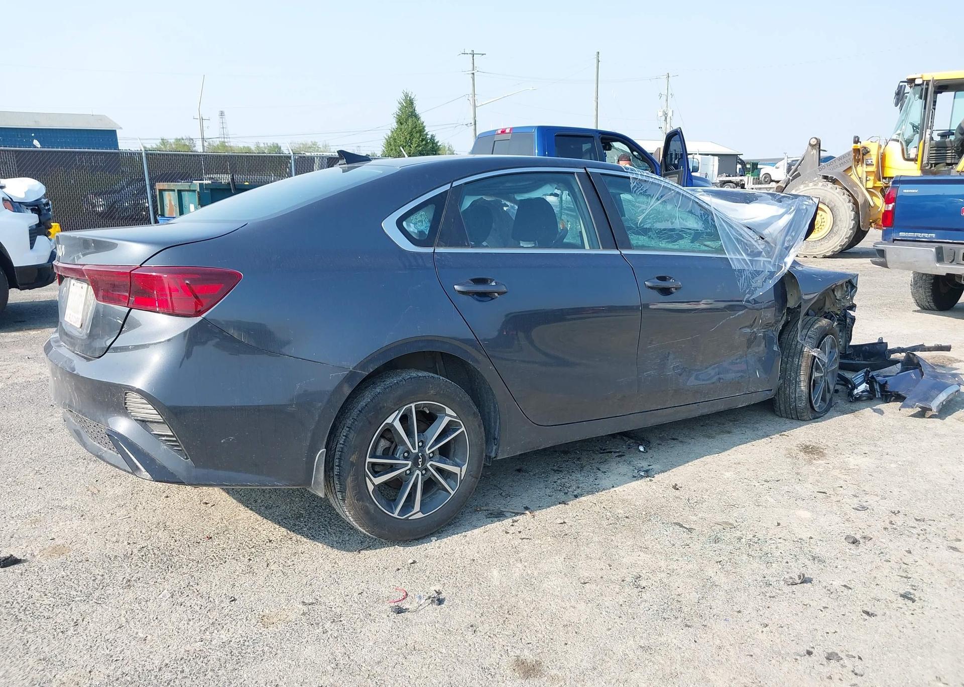 2023 KIA FORTE EX