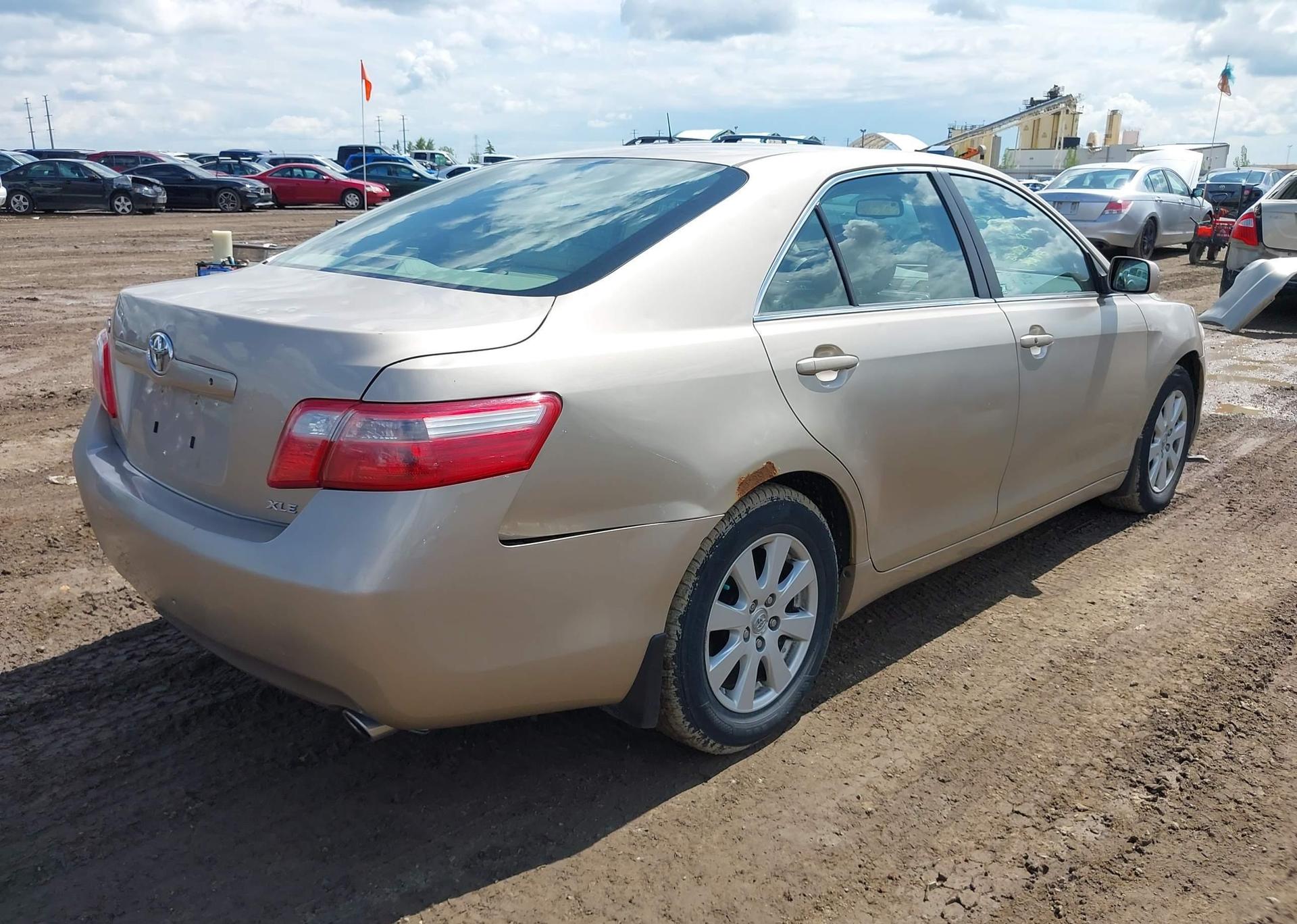 2007 TOYOTA CAMRY LE V6