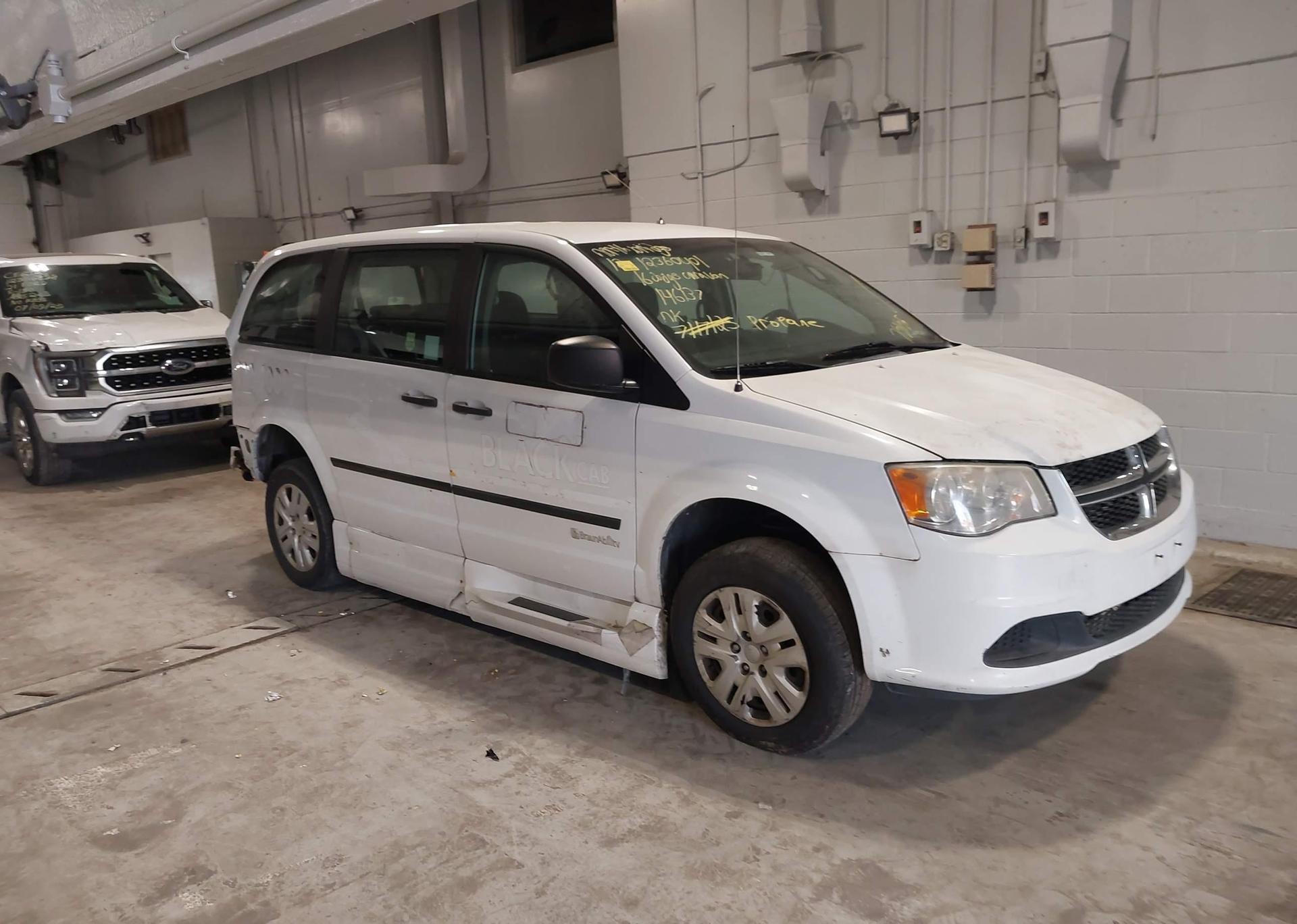 2016 DODGE GRAND CARAVAN SE