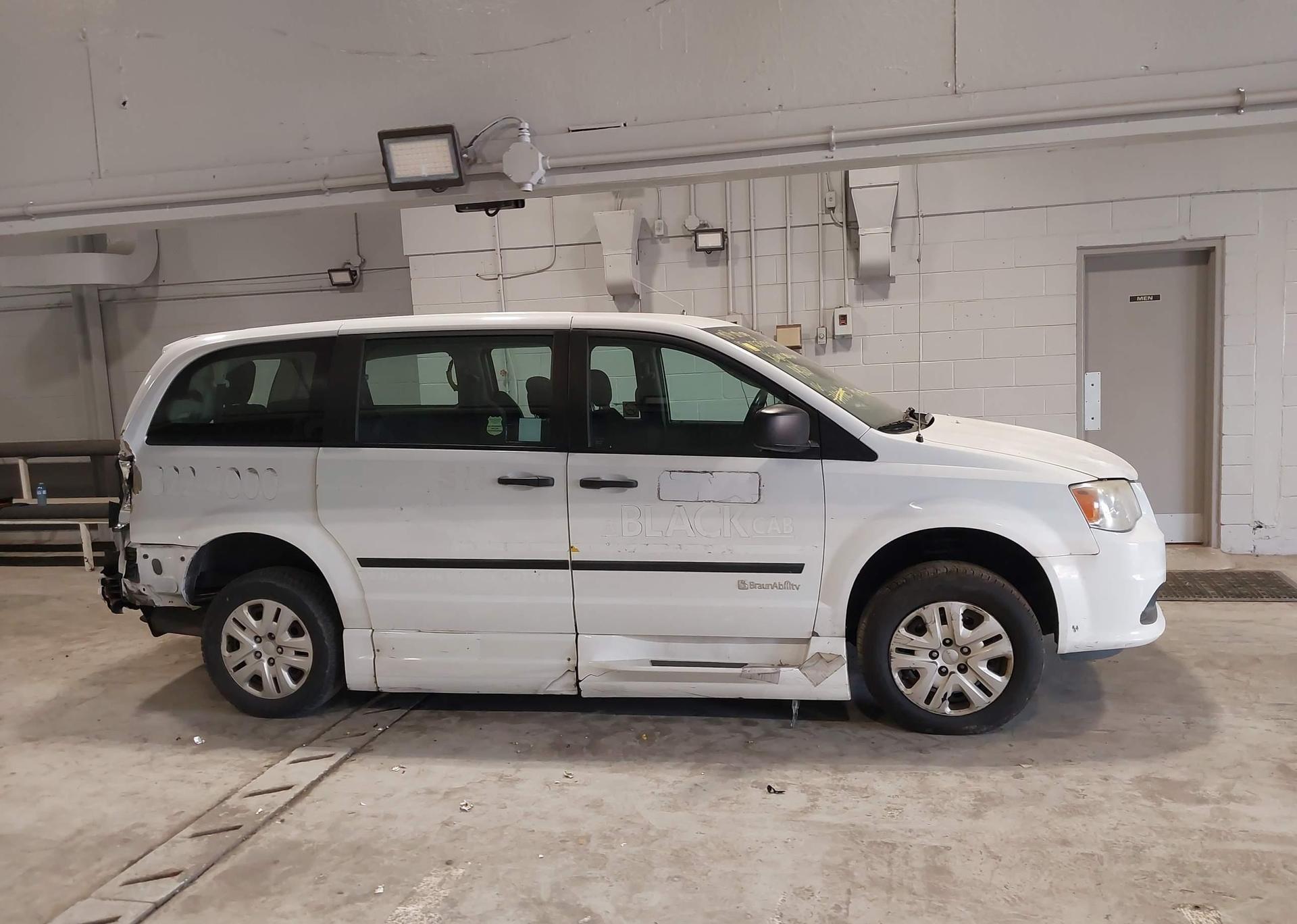 2016 DODGE GRAND CARAVAN SE