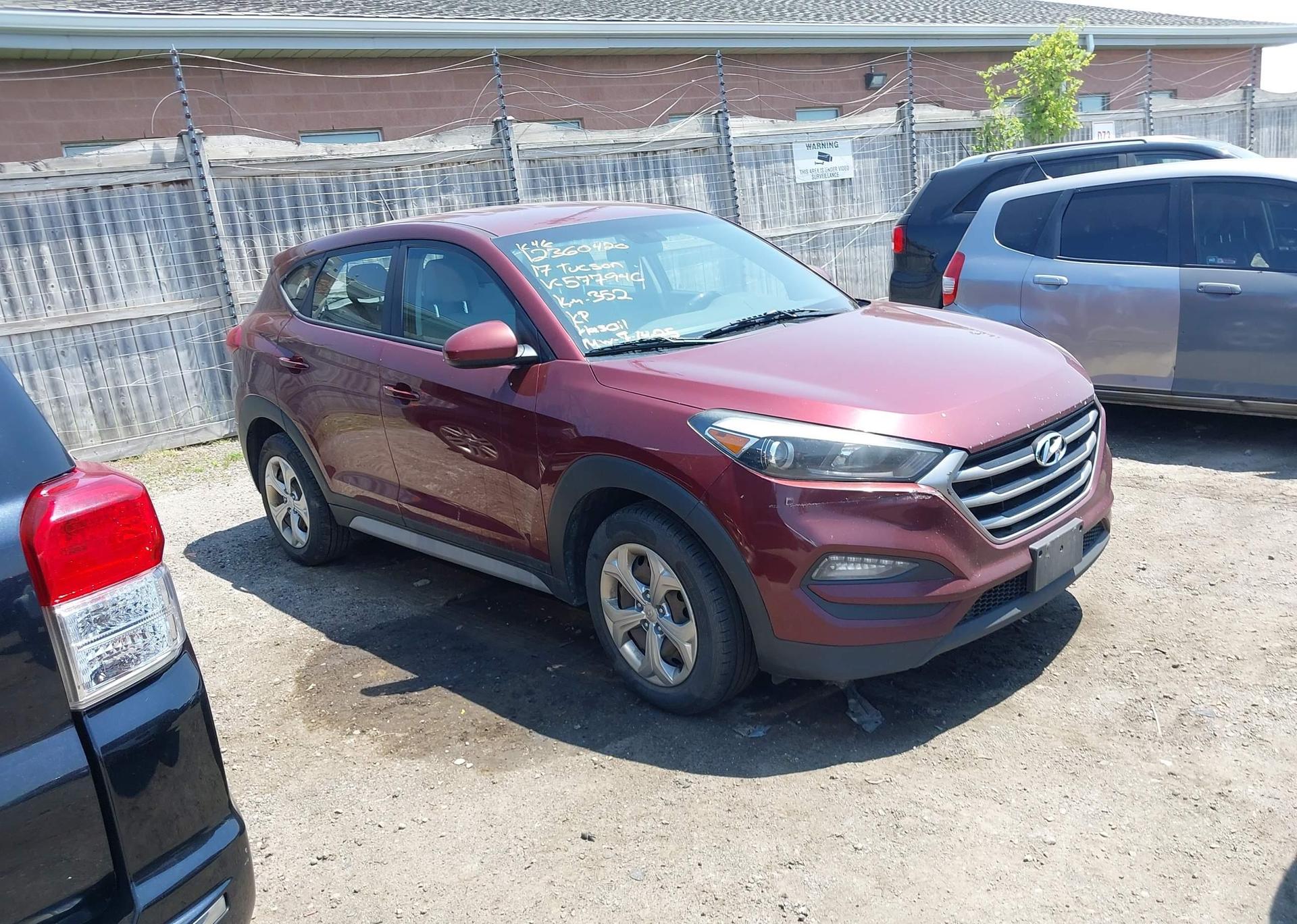 2017 HYUNDAI TUCSON SE