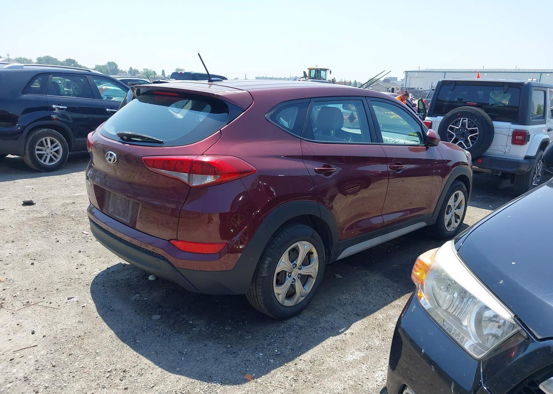 2017 HYUNDAI TUCSON SE