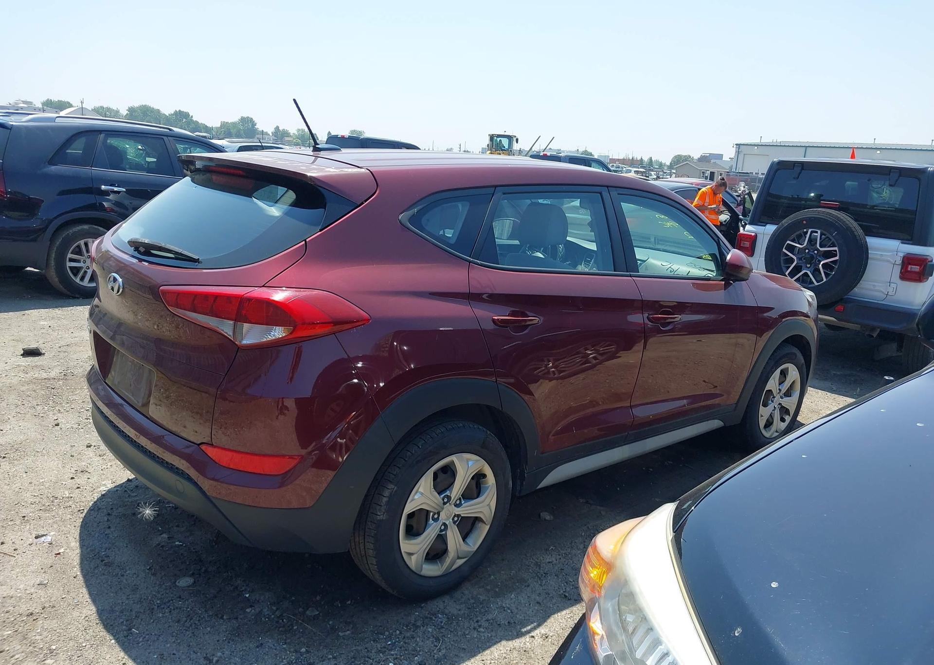 2017 HYUNDAI TUCSON SE