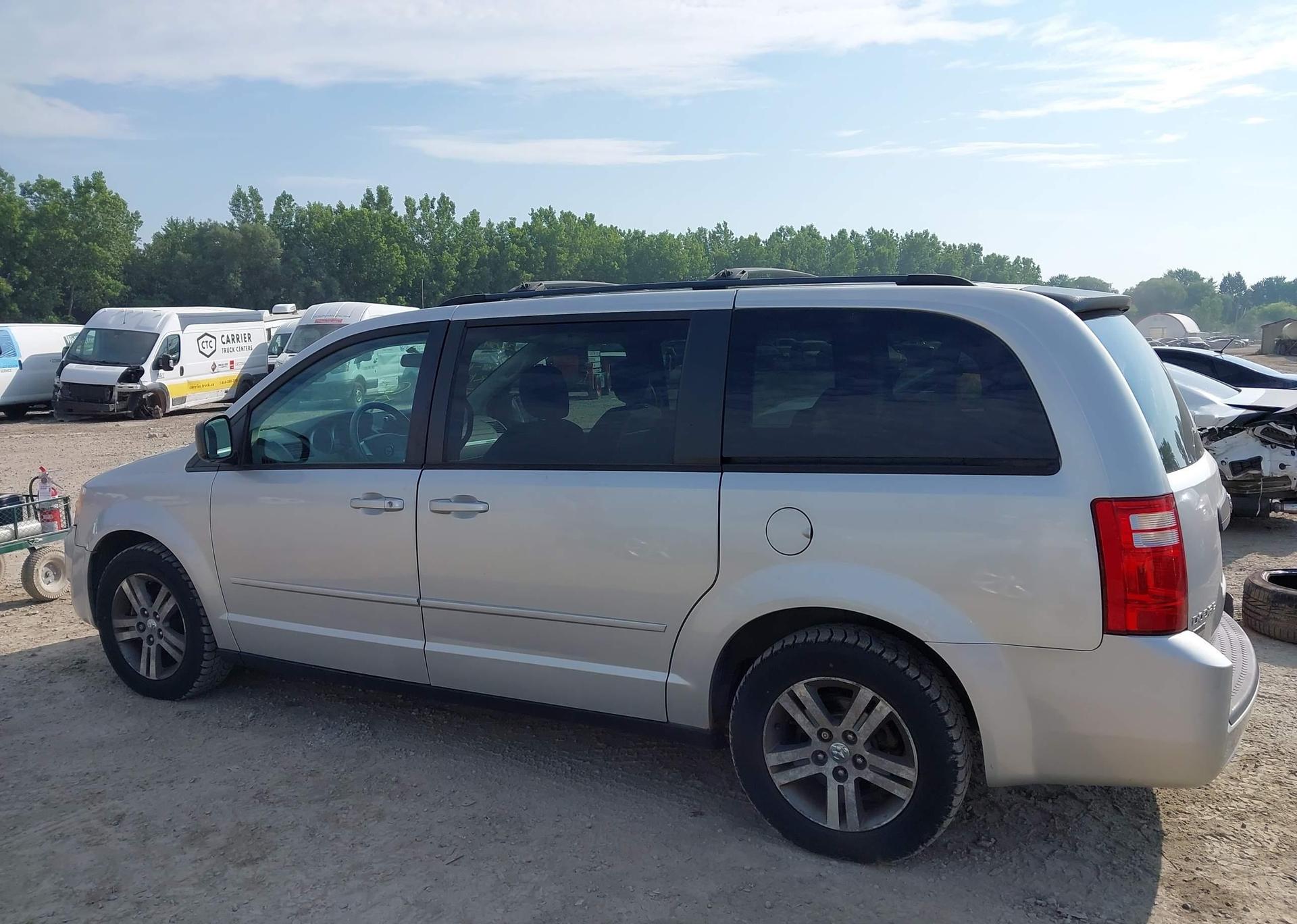 2010 DODGE GRAND CARAVAN SE