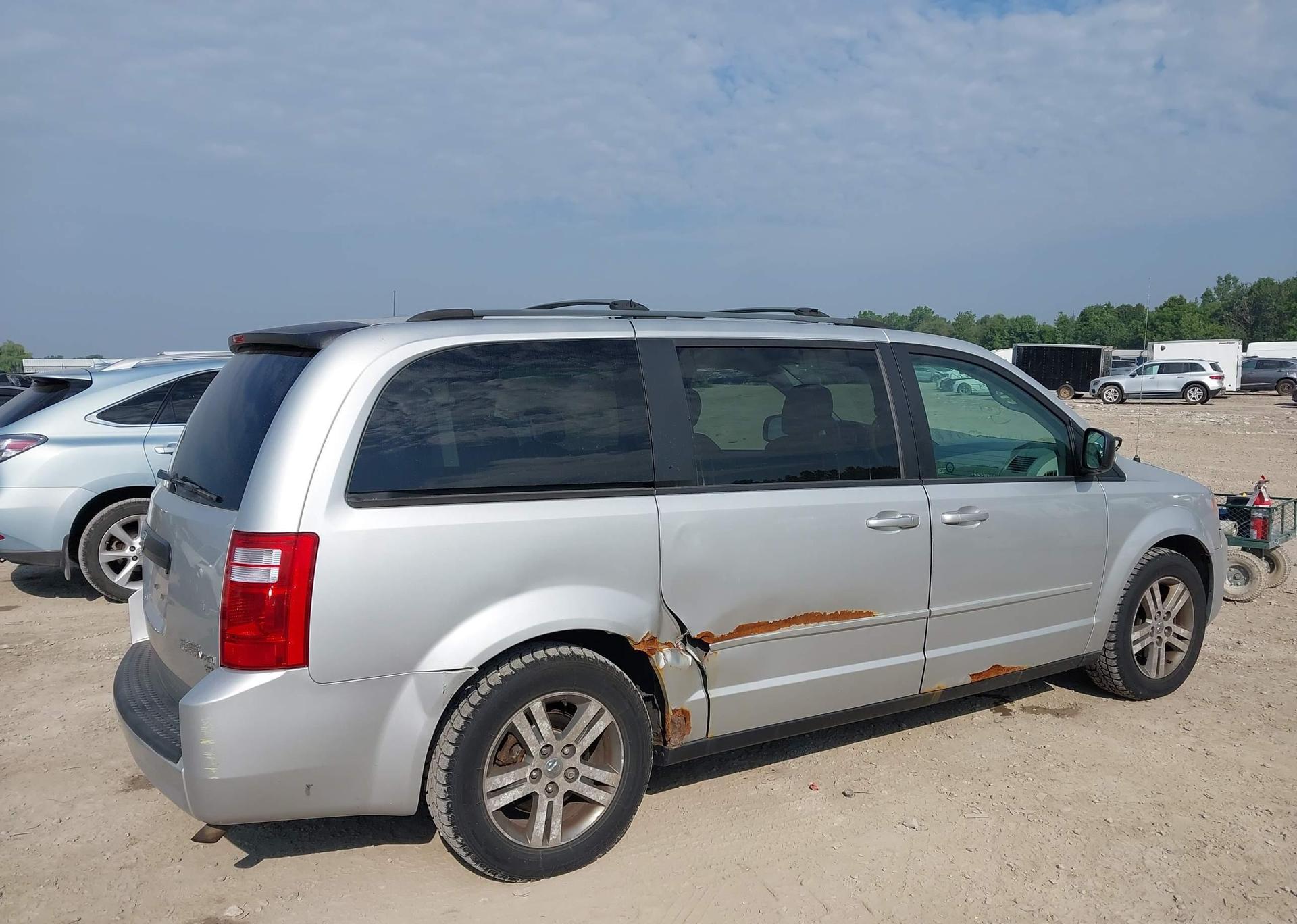 2010 DODGE GRAND CARAVAN SE