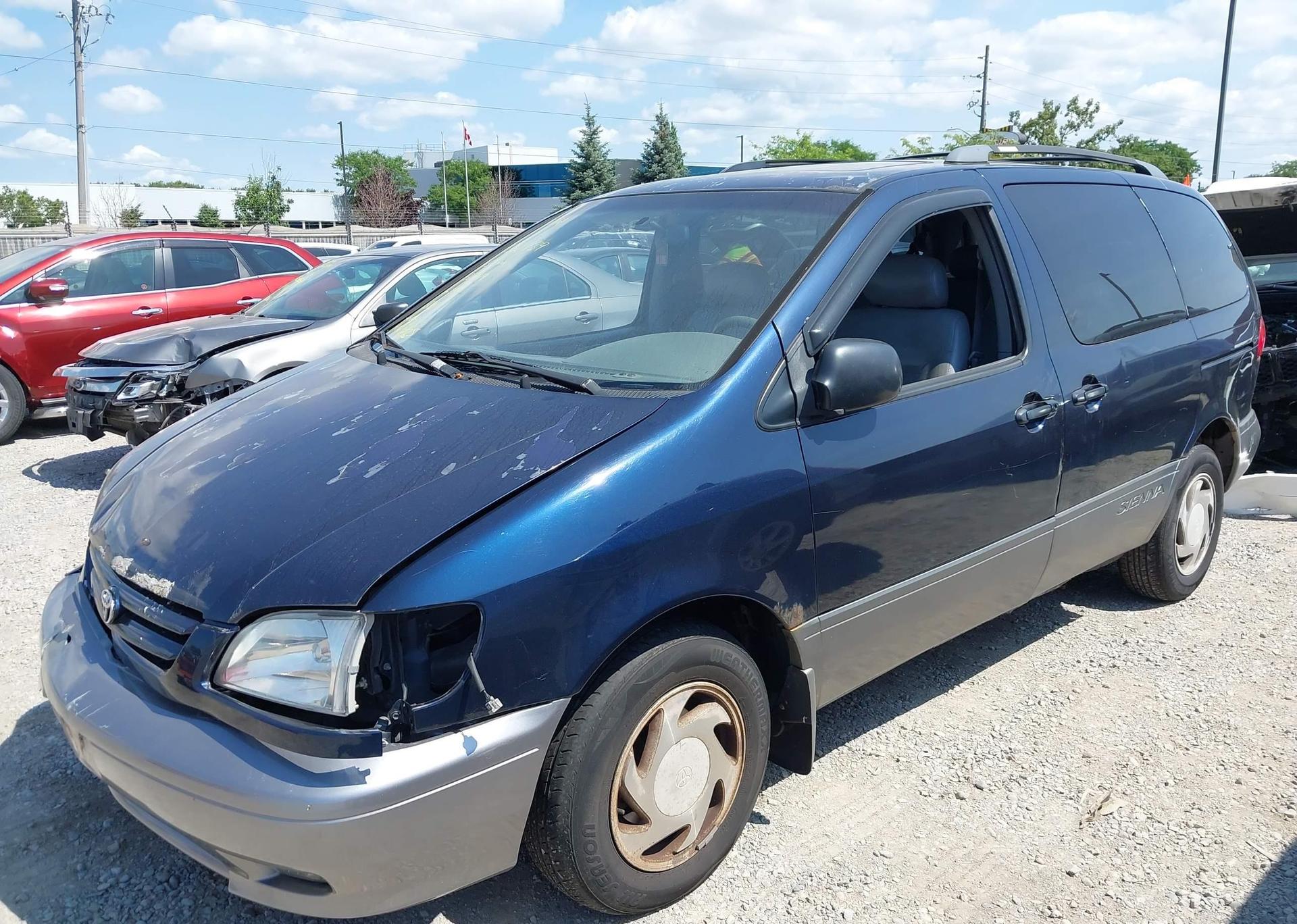 2001 TOYOTA SIENNA LE