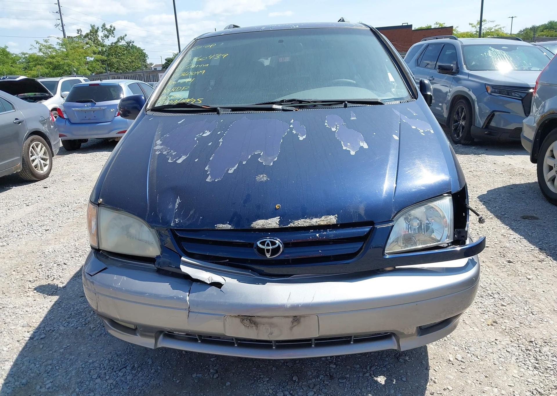 2001 TOYOTA SIENNA LE