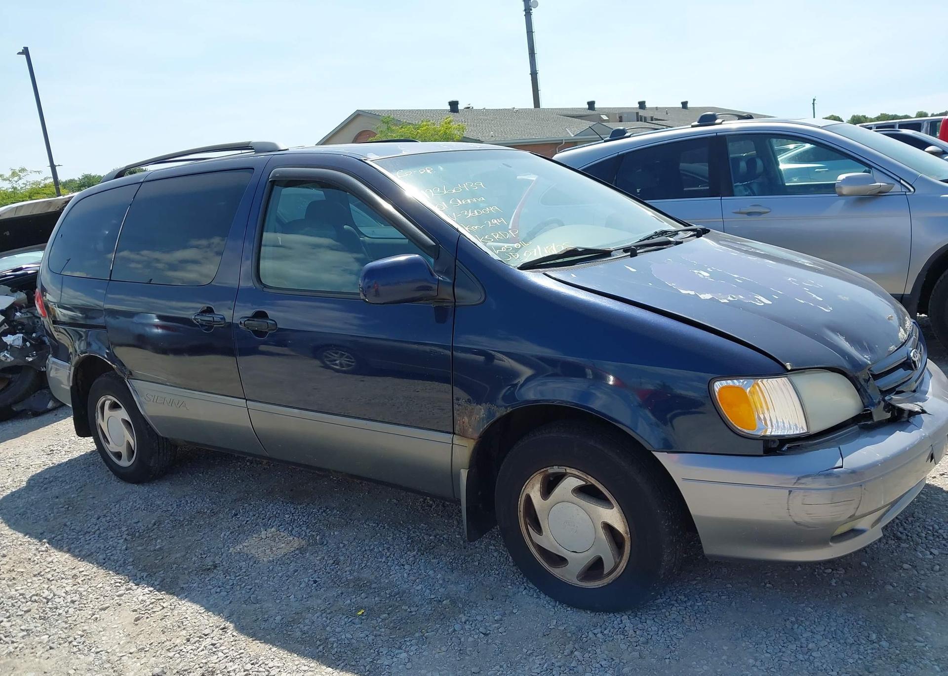 2001 TOYOTA SIENNA LE