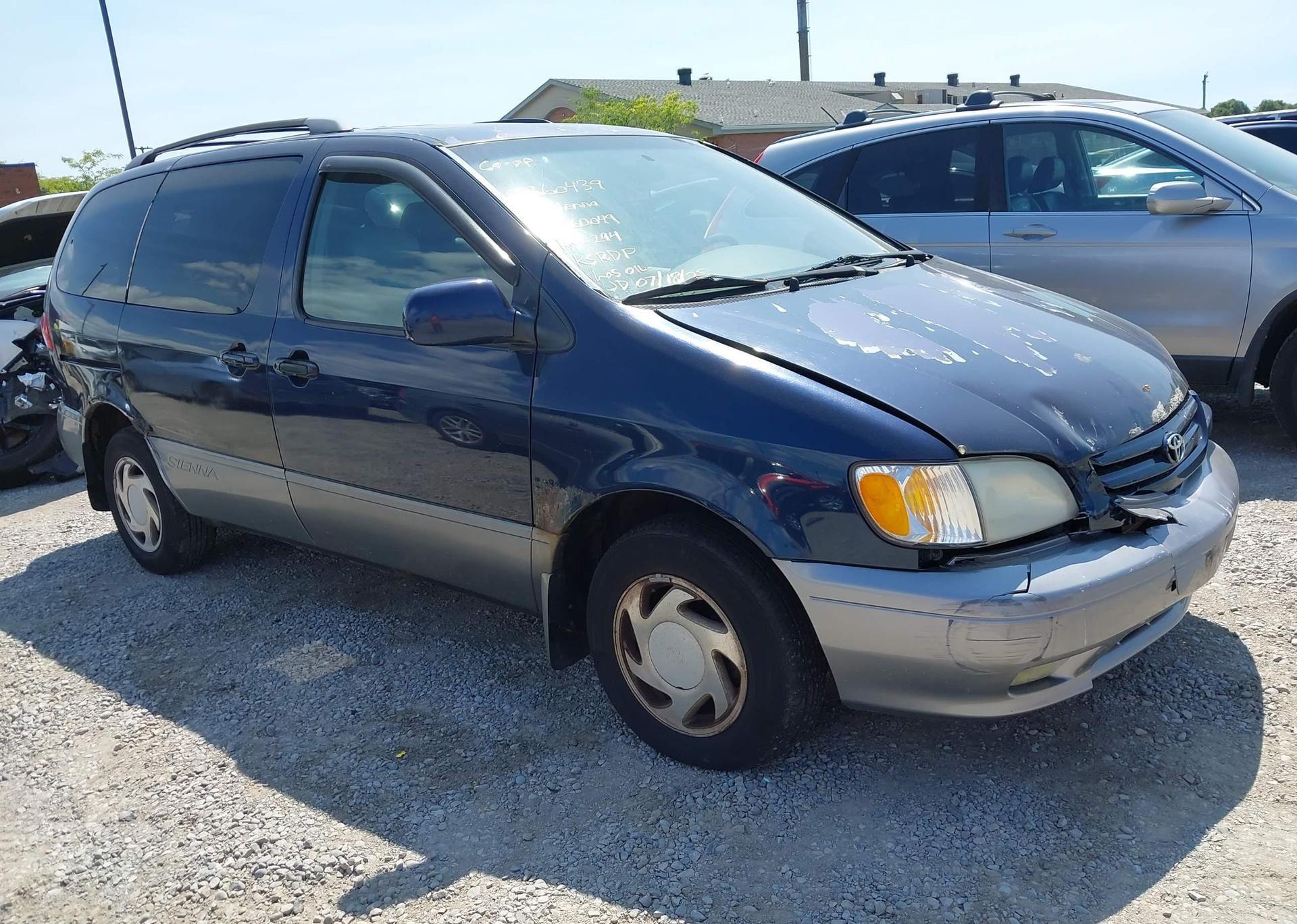 2001 TOYOTA SIENNA LE