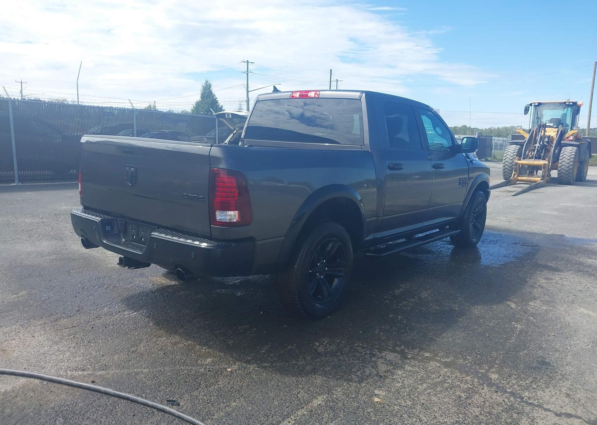 2024 RAM 1500 CLASSIC SLT